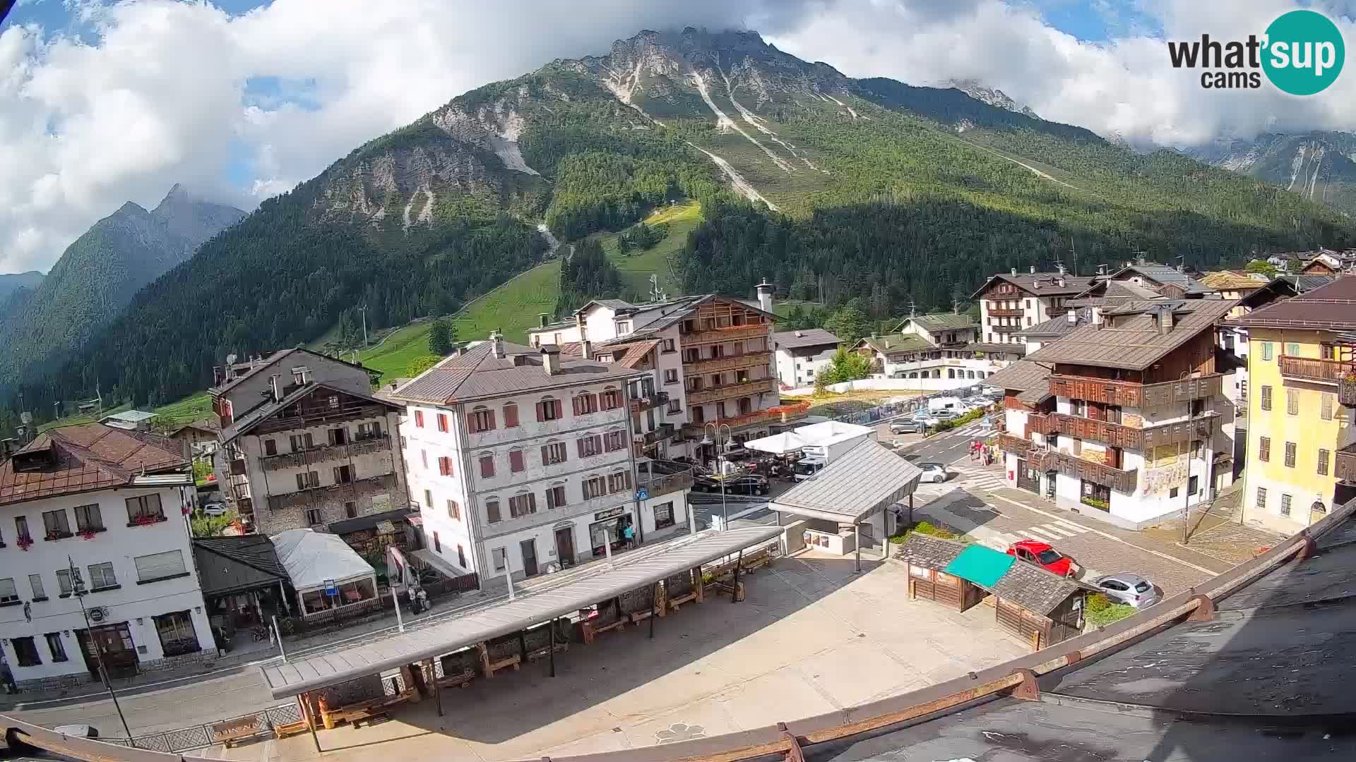 Hauptplatz von Forni di Sopra
