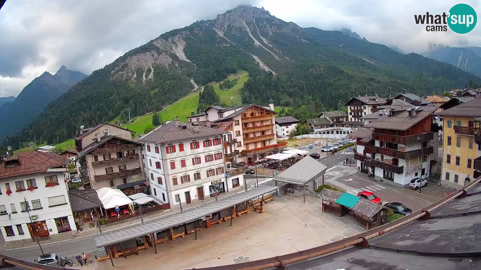 Plaza principal de Forni di Sopra