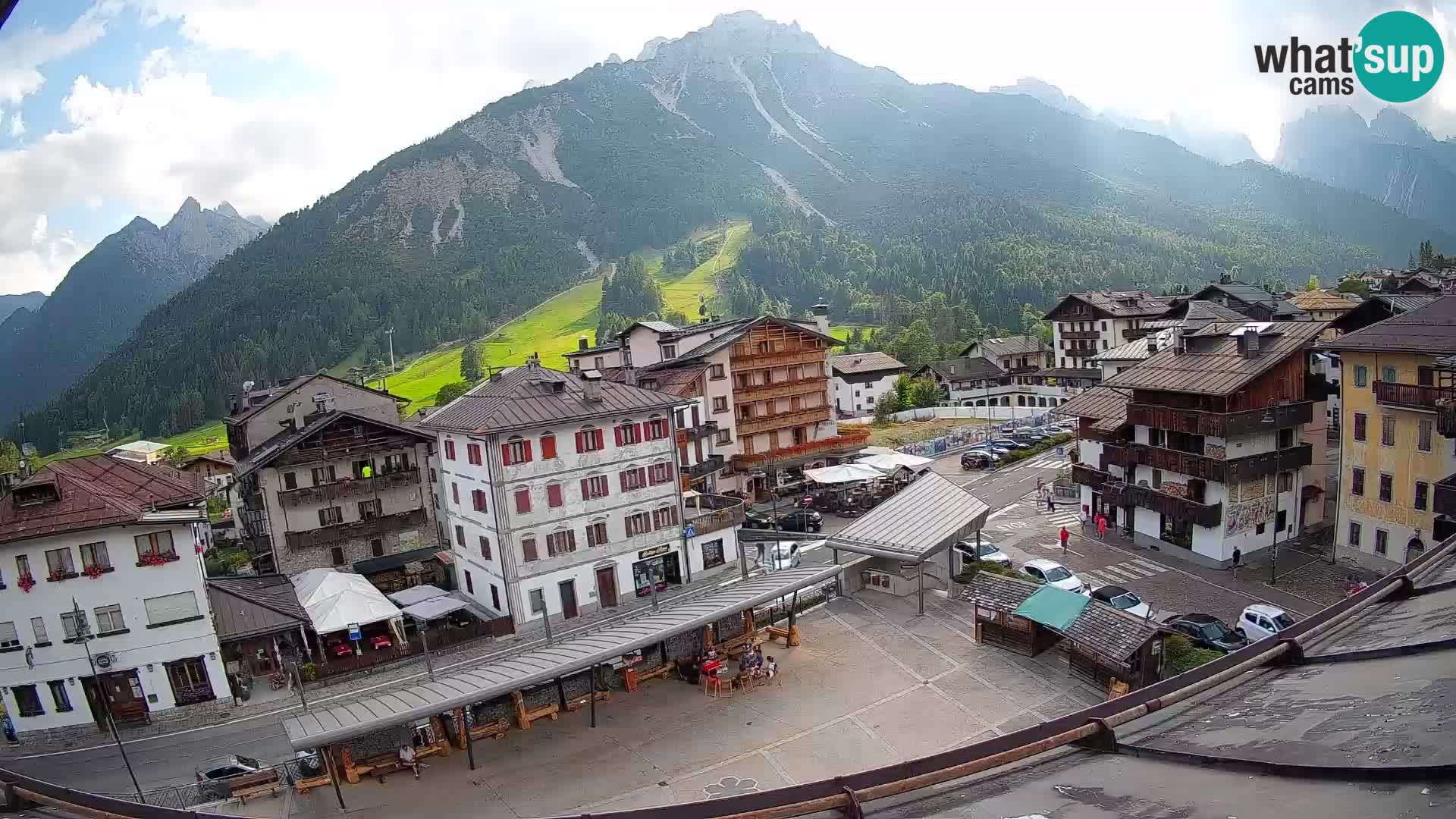 Plaza principal de Forni di Sopra