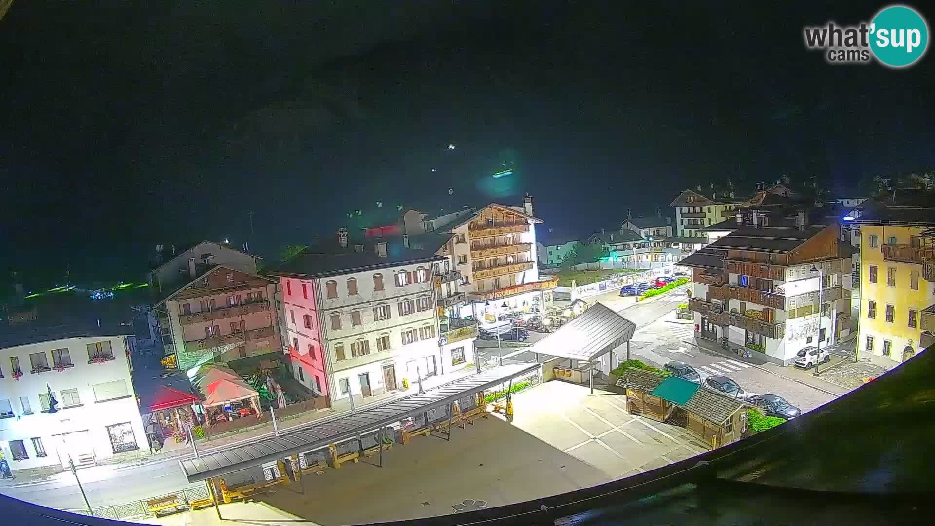 Piazza centrale di Forni di Sopra