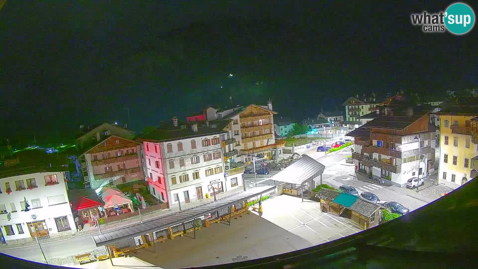 Piazza centrale di Forni di Sopra