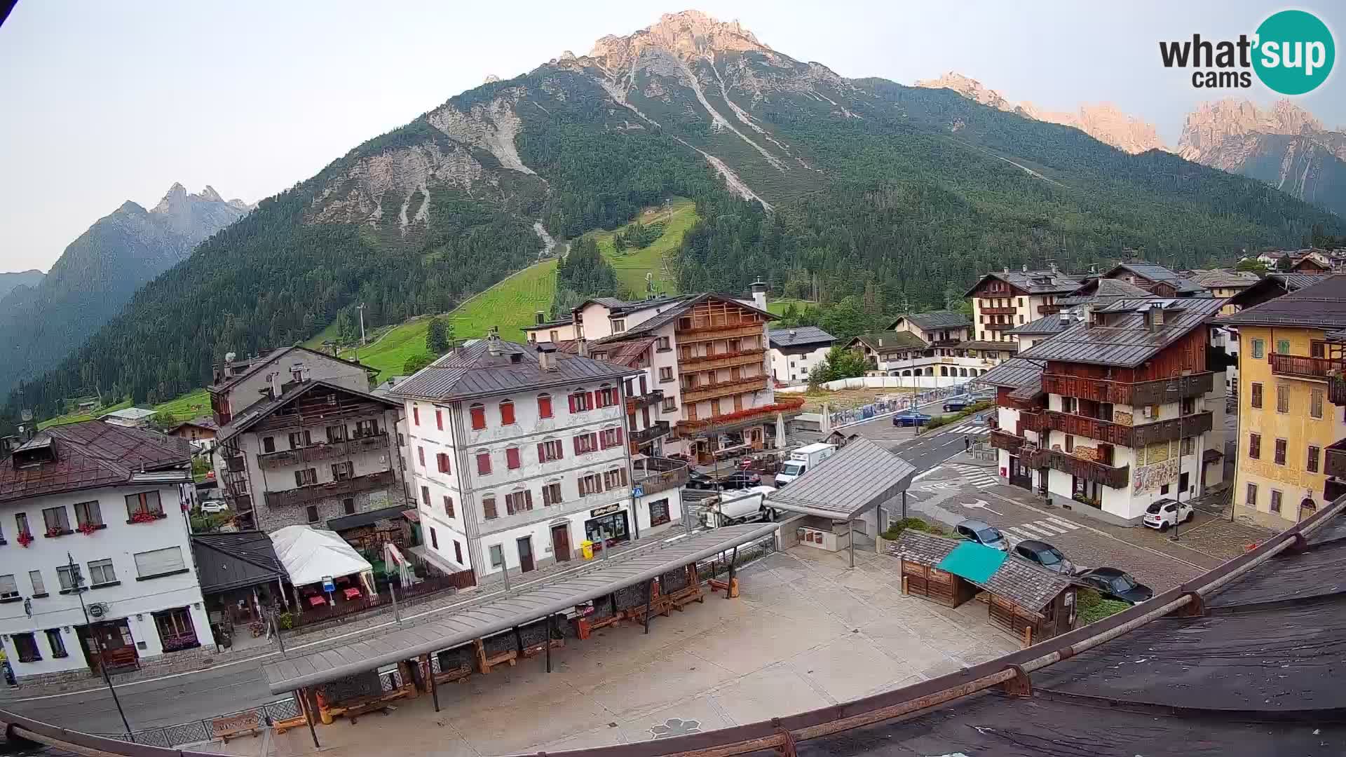 Piazza centrale di Forni di Sopra
