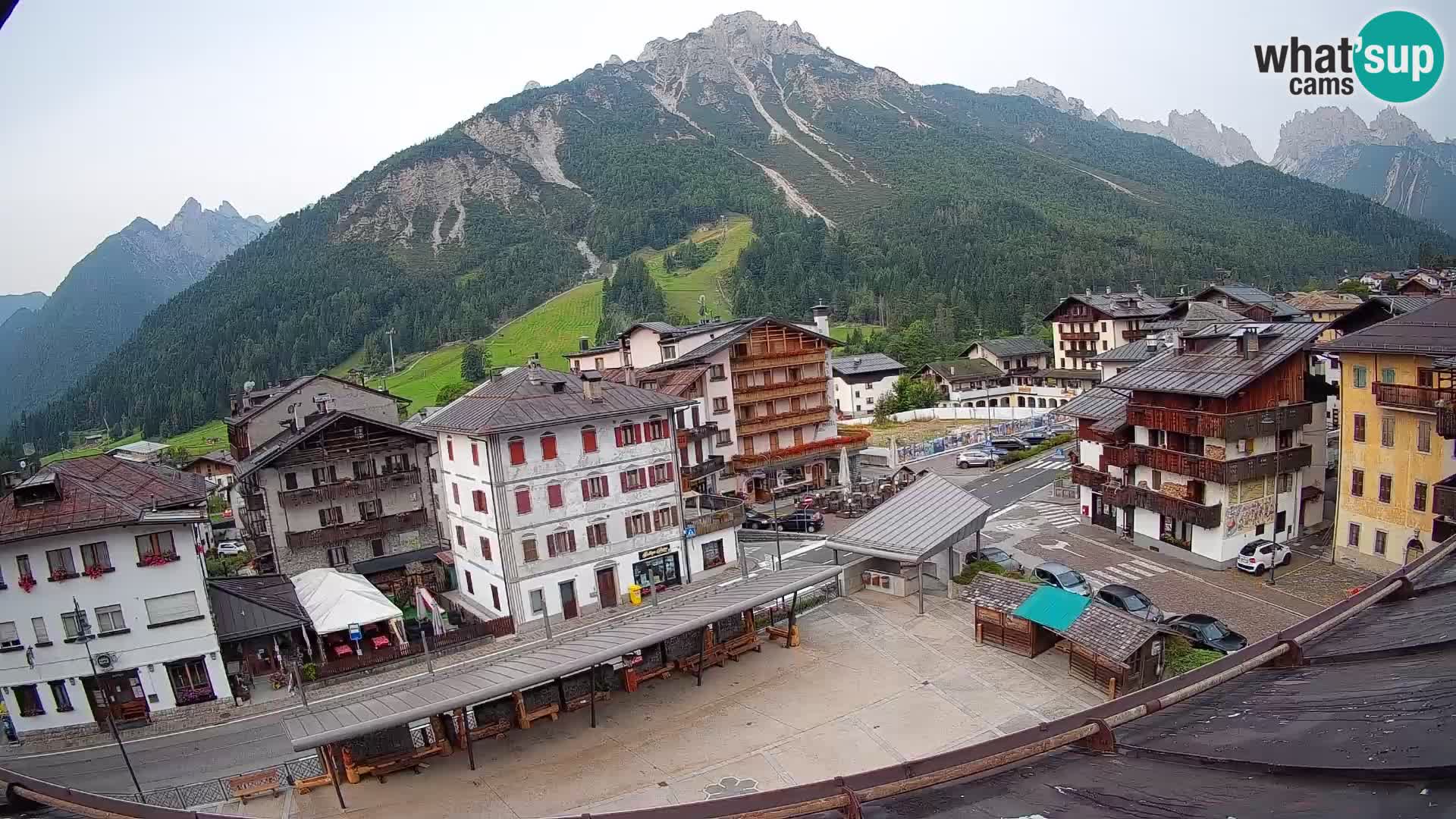 Piazza centrale di Forni di Sopra