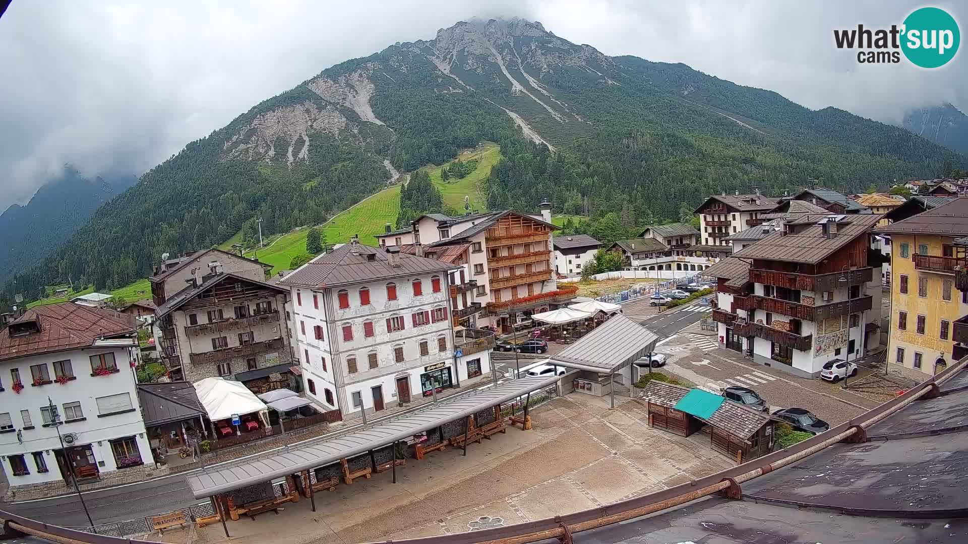 Plaza principal de Forni di Sopra