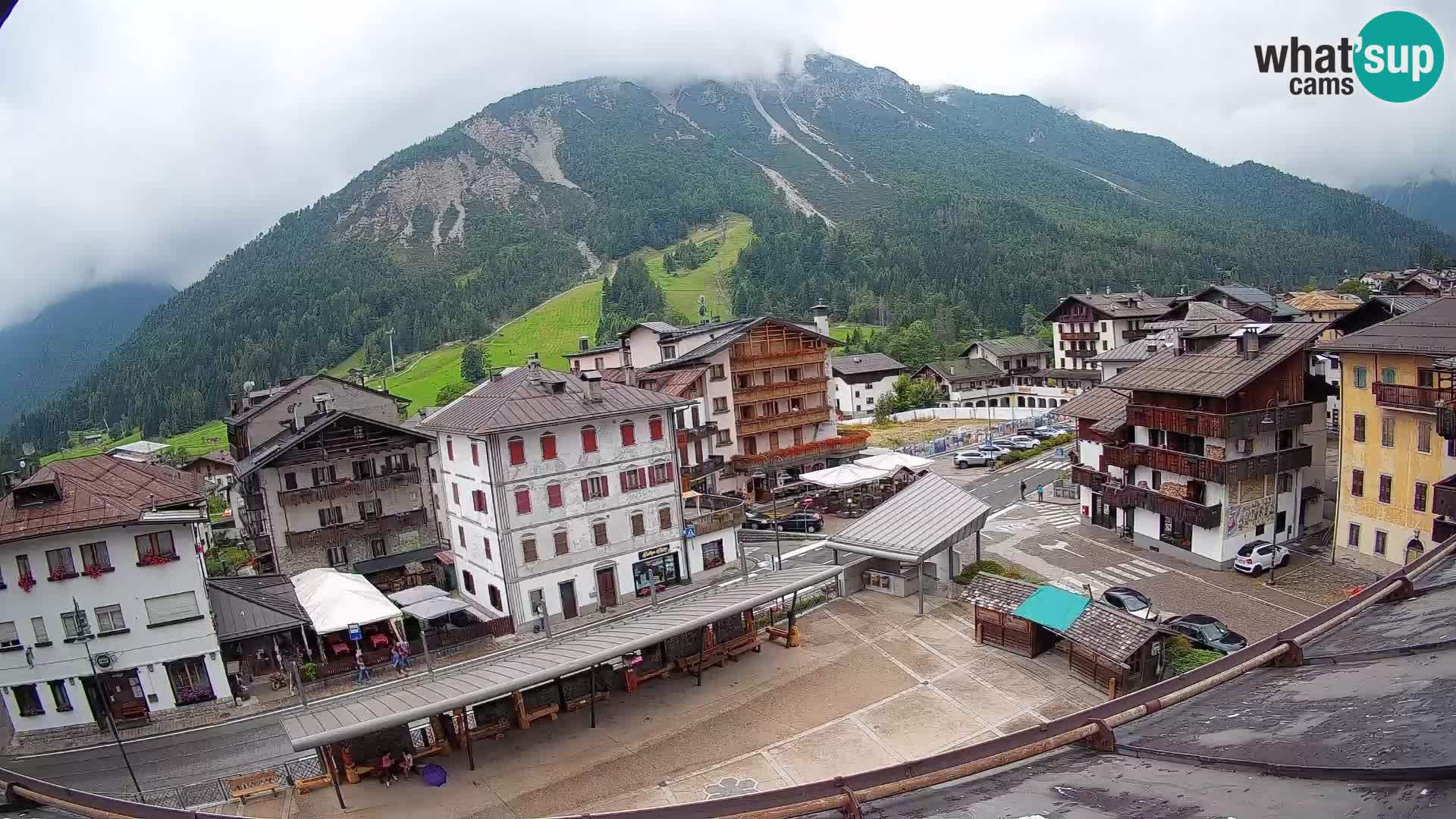 Piazza centrale di Forni di Sopra