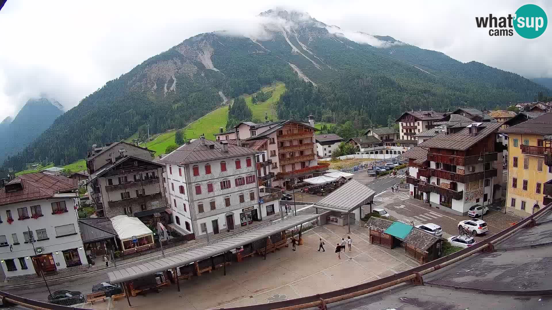 Plaza principal de Forni di Sopra
