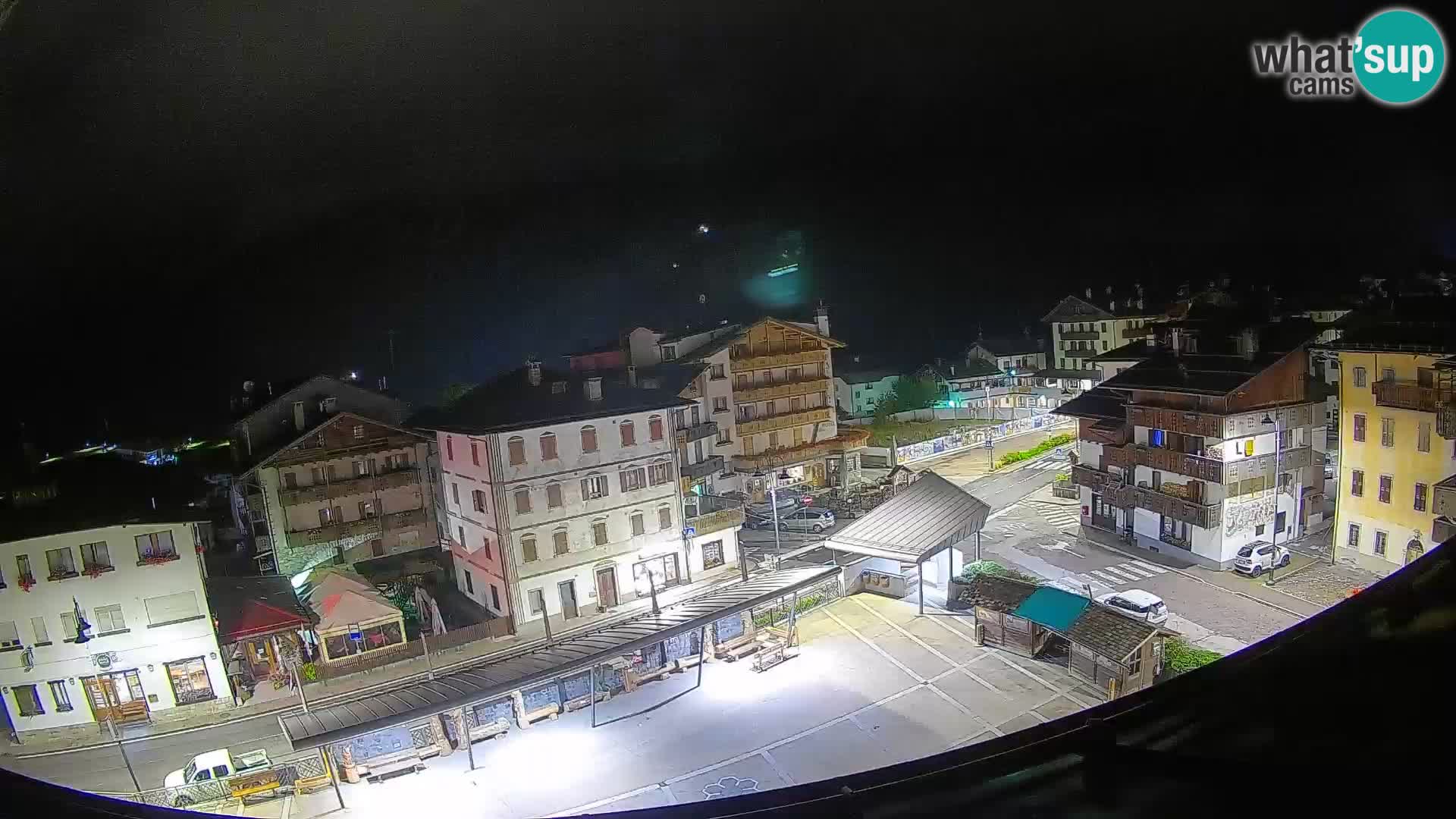 Plaza principal de Forni di Sopra