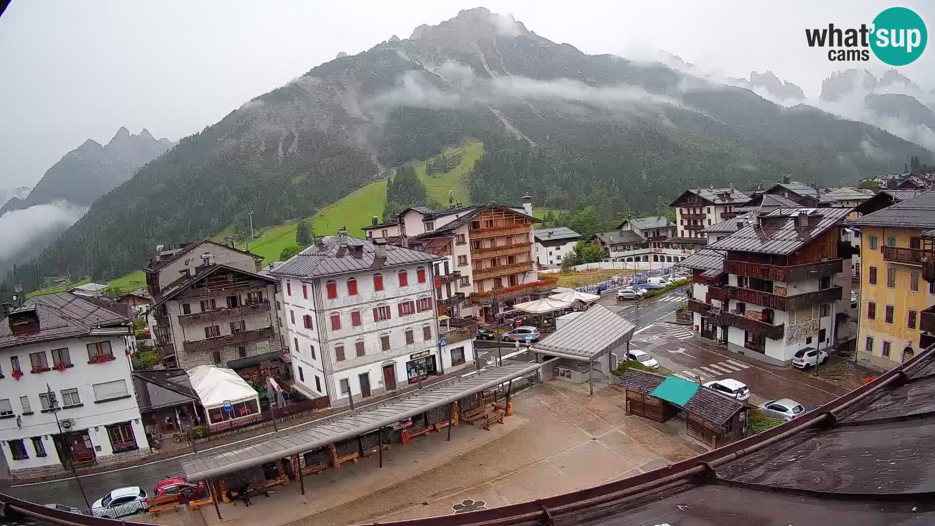 Piazza centrale di Forni di Sopra