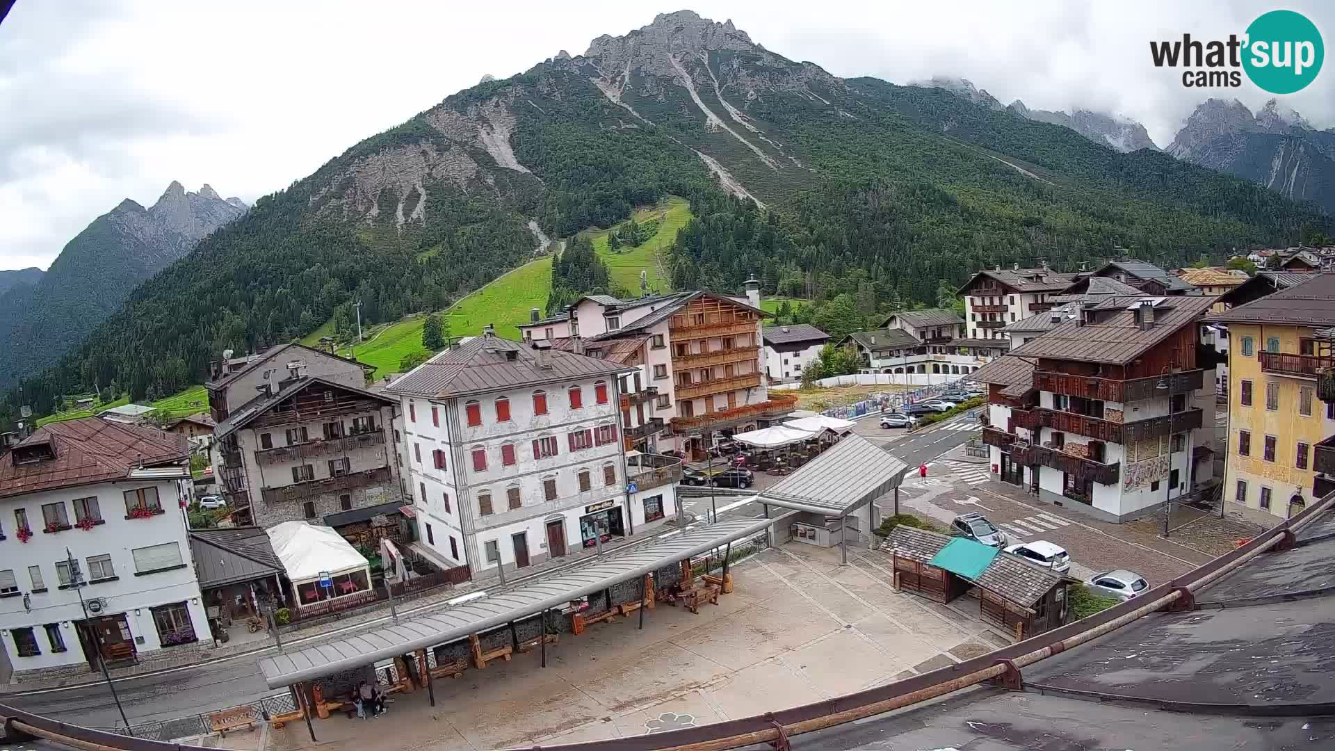 Piazza centrale di Forni di Sopra