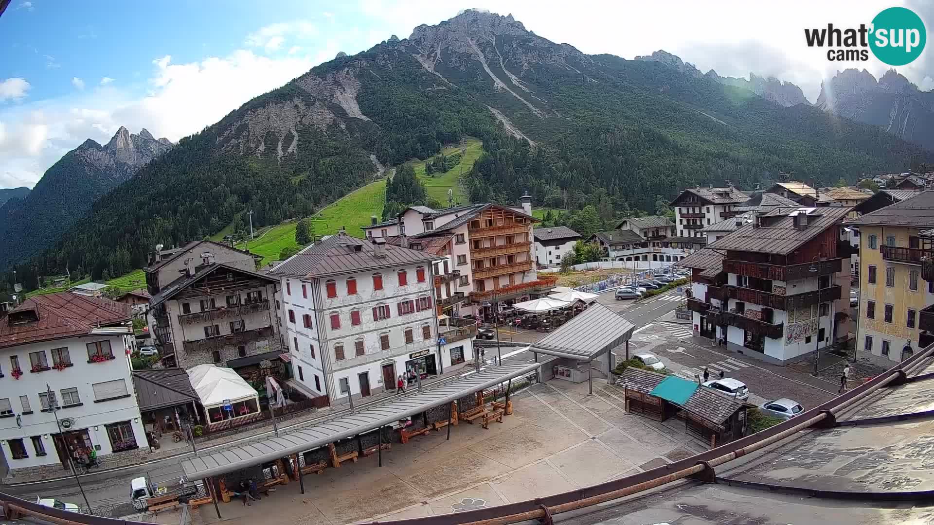 Piazza centrale di Forni di Sopra