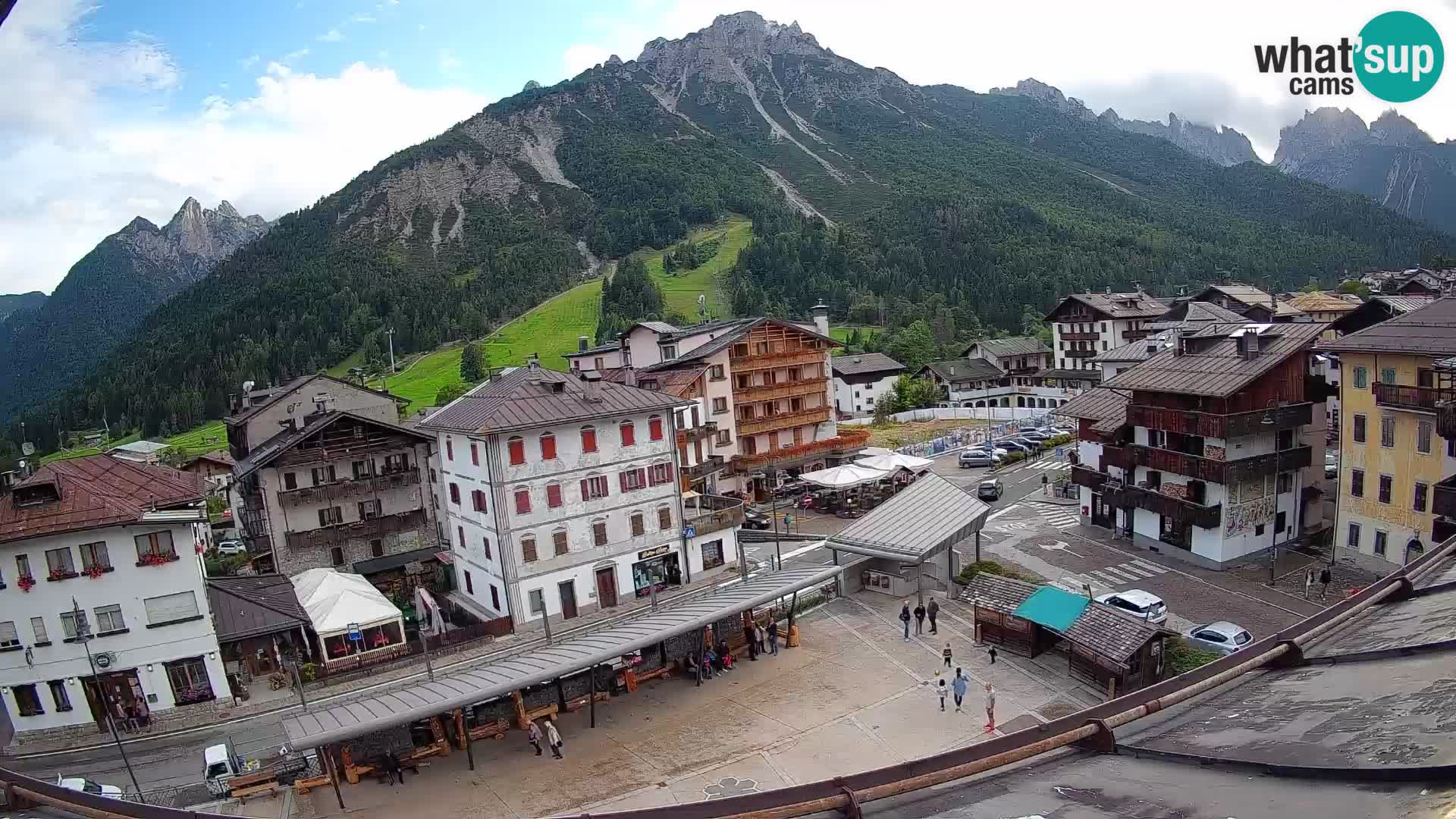 Plaza principal de Forni di Sopra