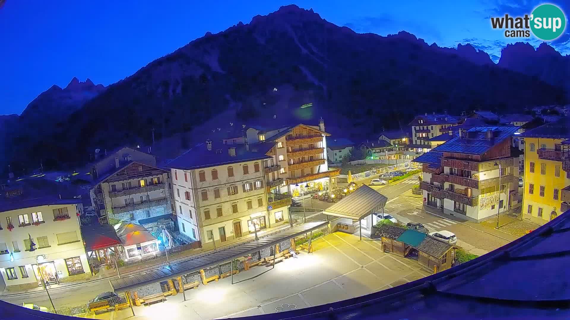 Piazza centrale di Forni di Sopra
