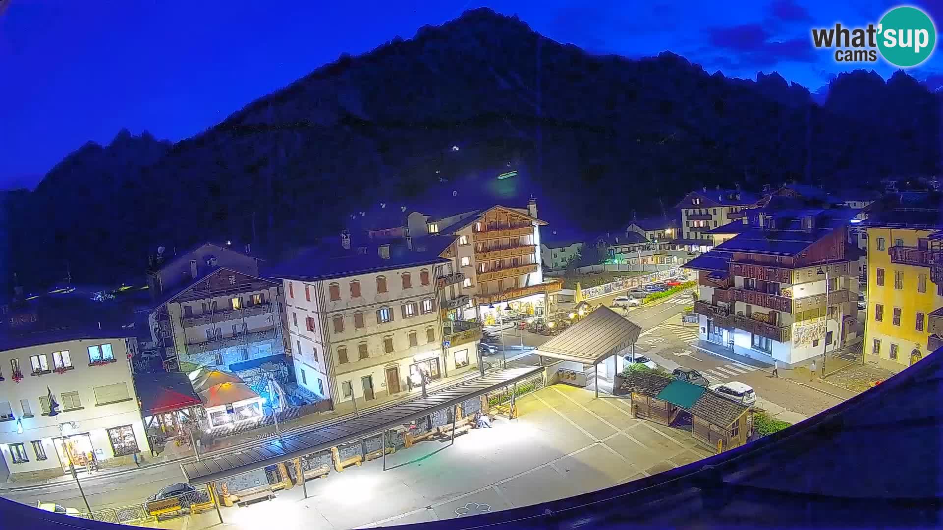 Plaza principal de Forni di Sopra
