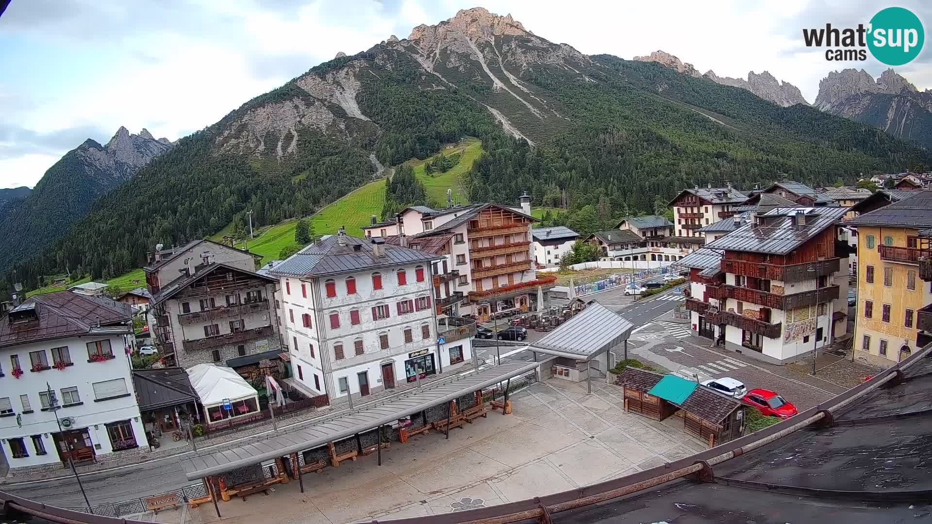 Piazza centrale di Forni di Sopra