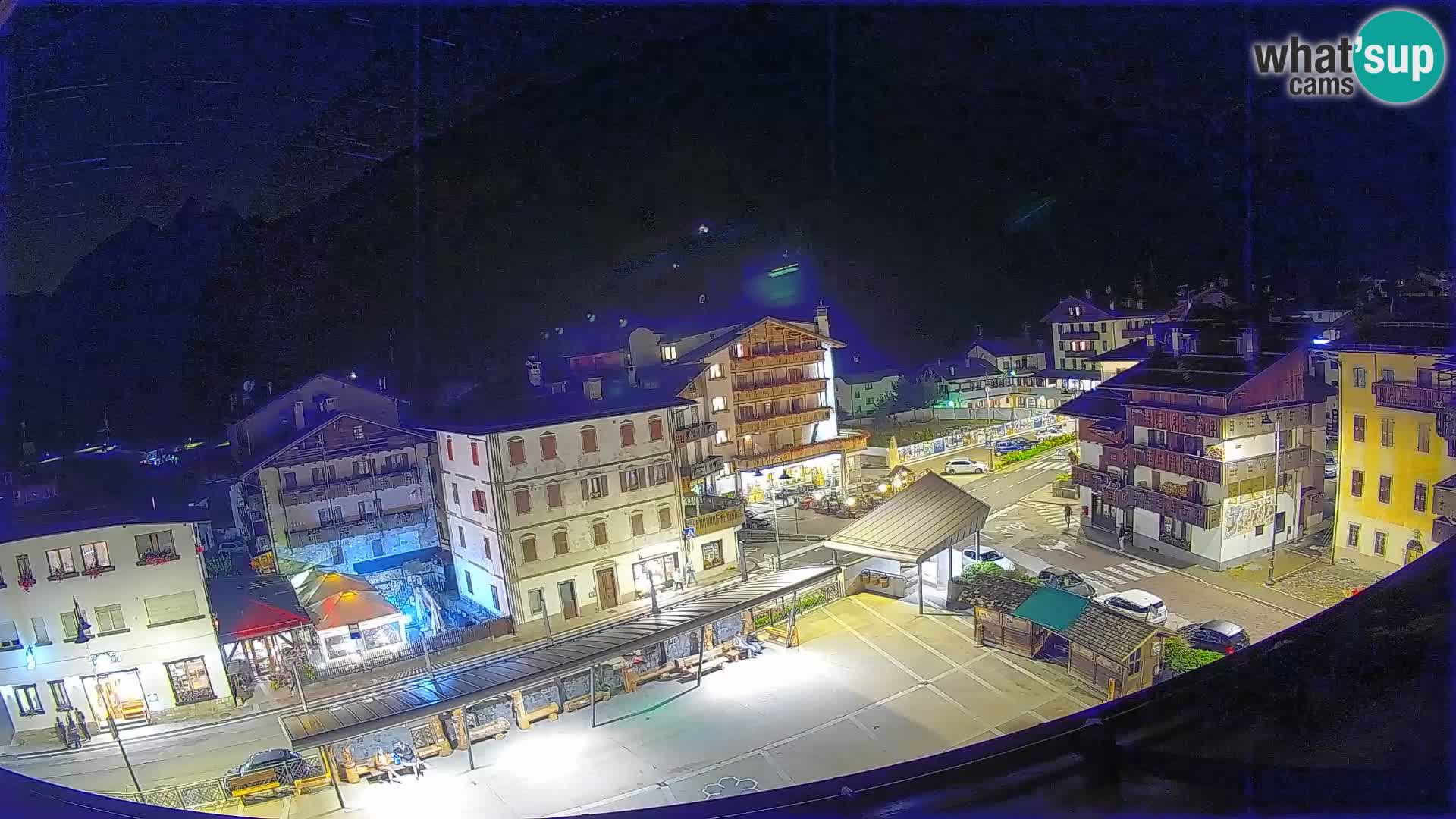 Piazza centrale di Forni di Sopra