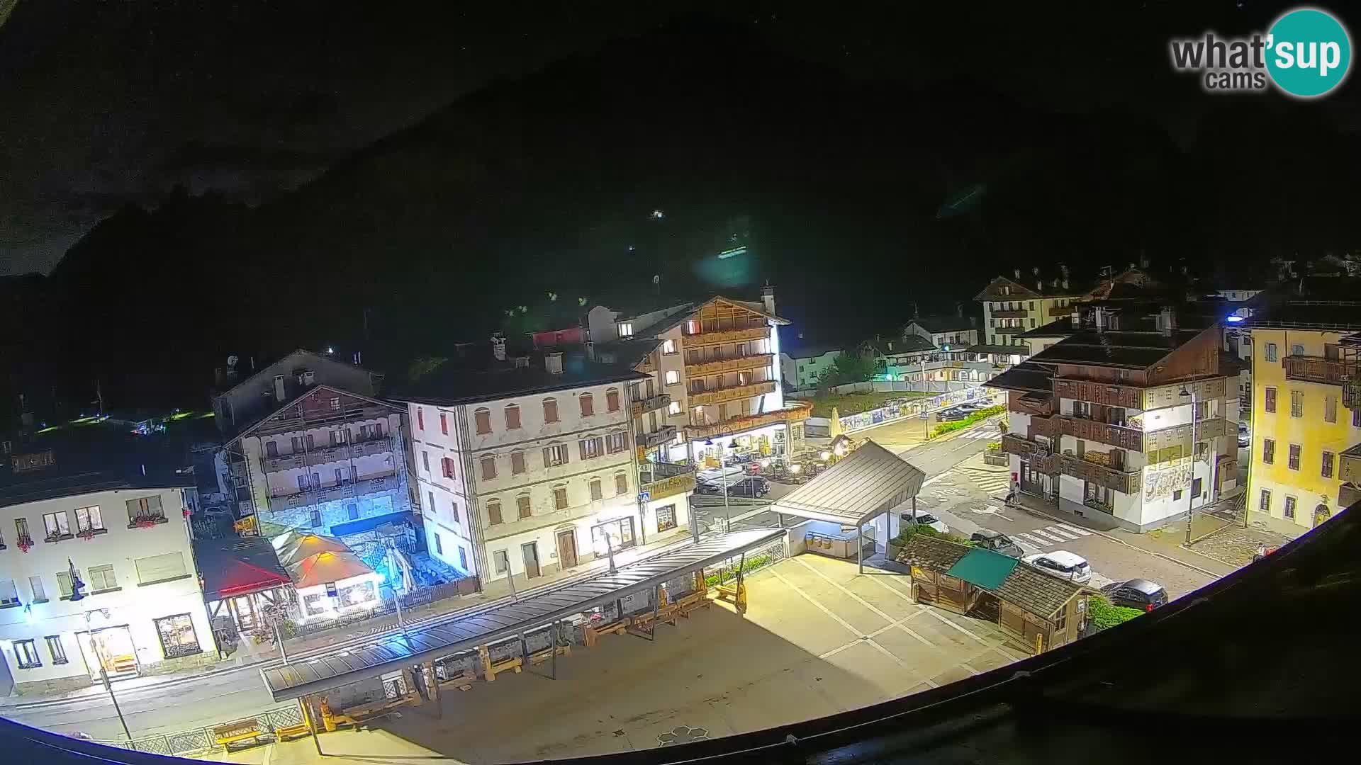 Piazza centrale di Forni di Sopra