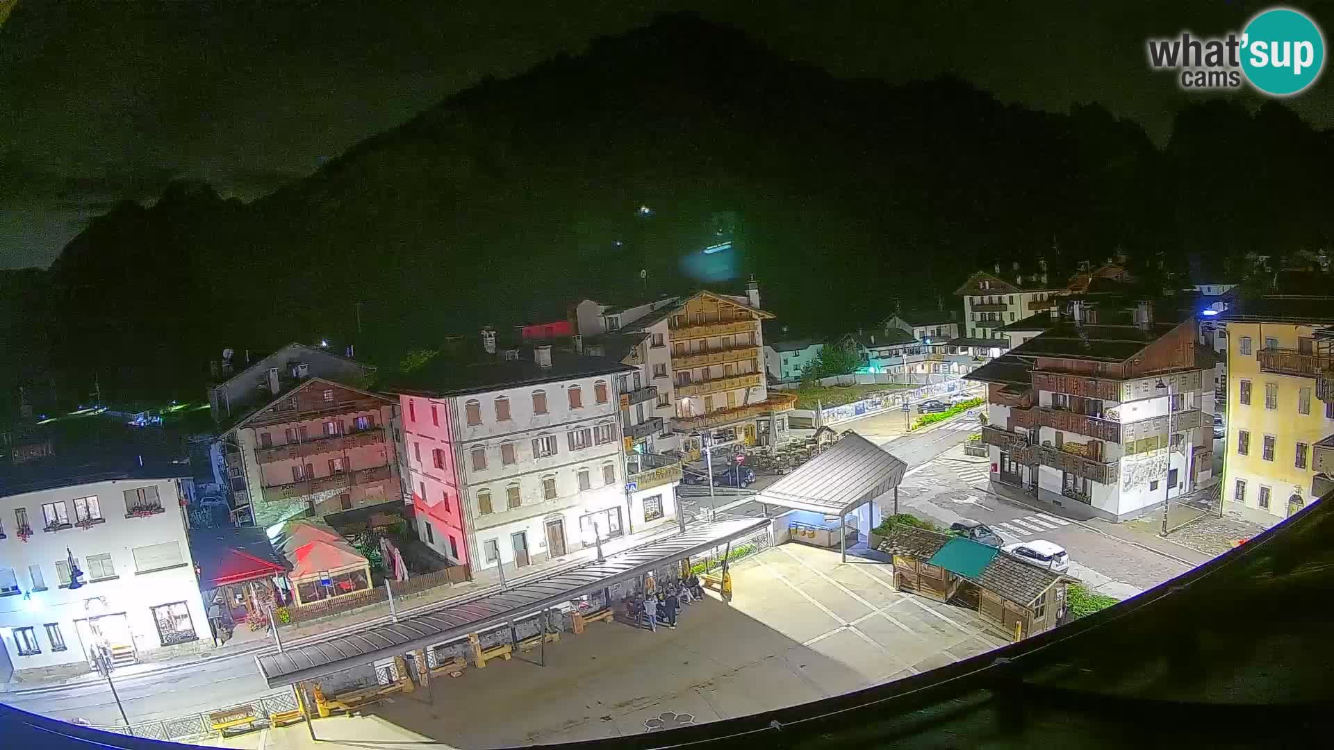 Piazza centrale di Forni di Sopra