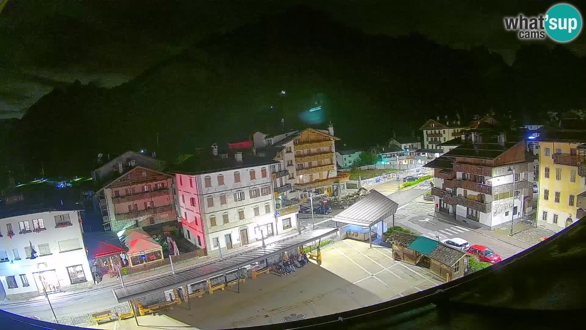 Piazza centrale di Forni di Sopra