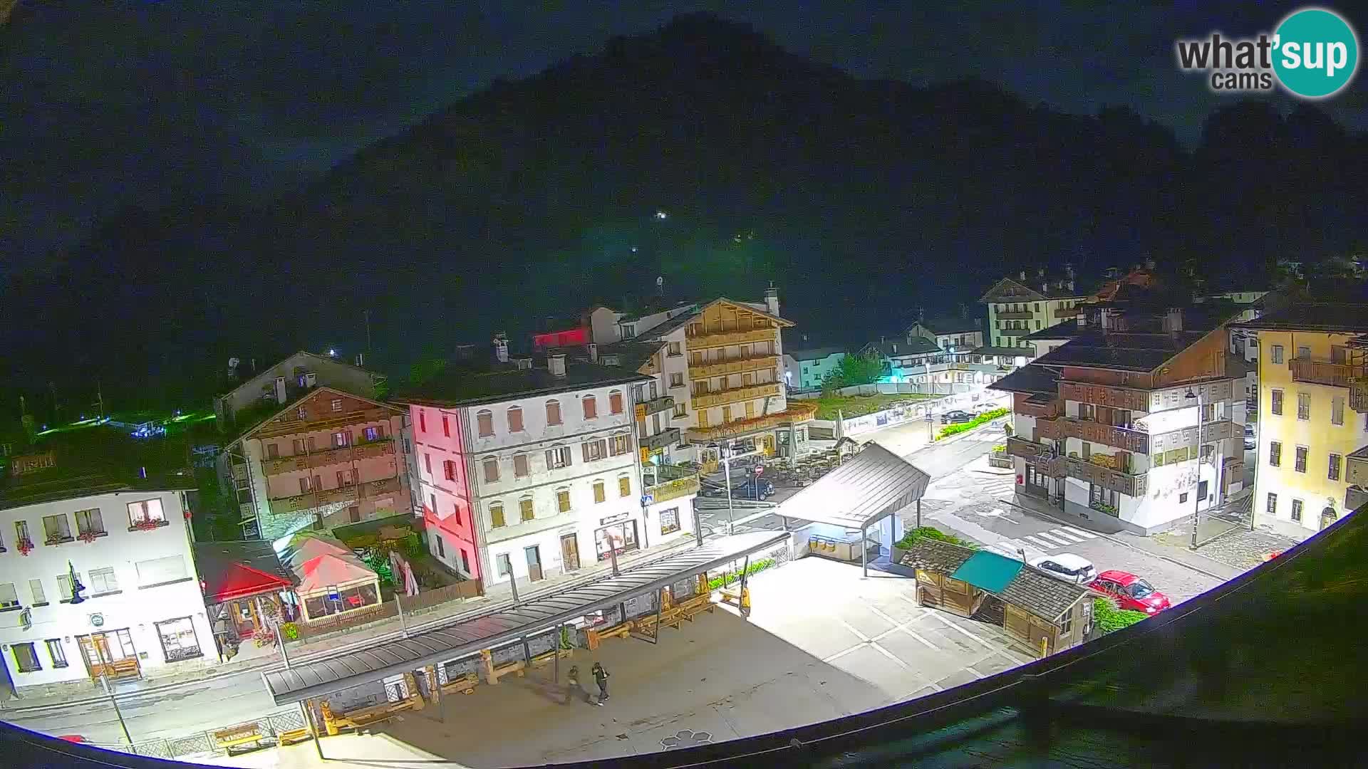 Piazza centrale di Forni di Sopra