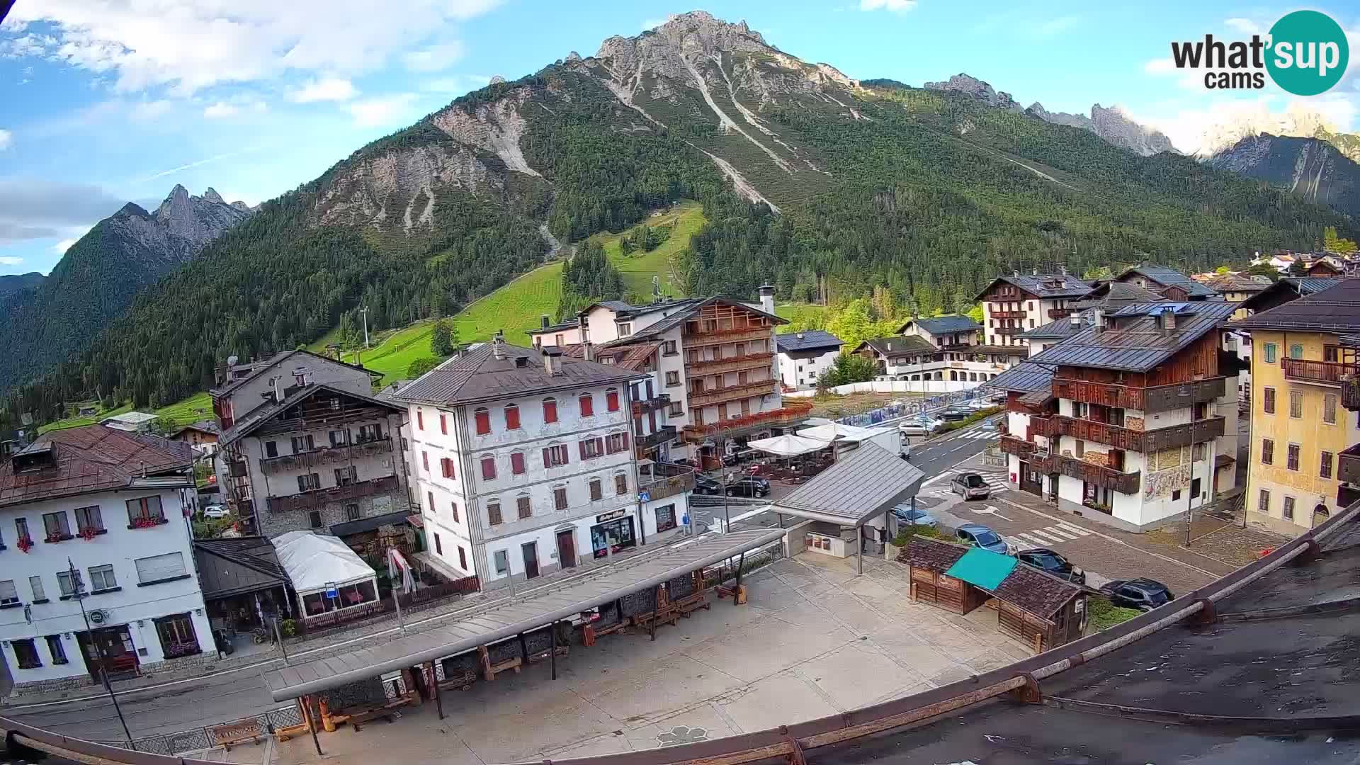 Plaza principal de Forni di Sopra
