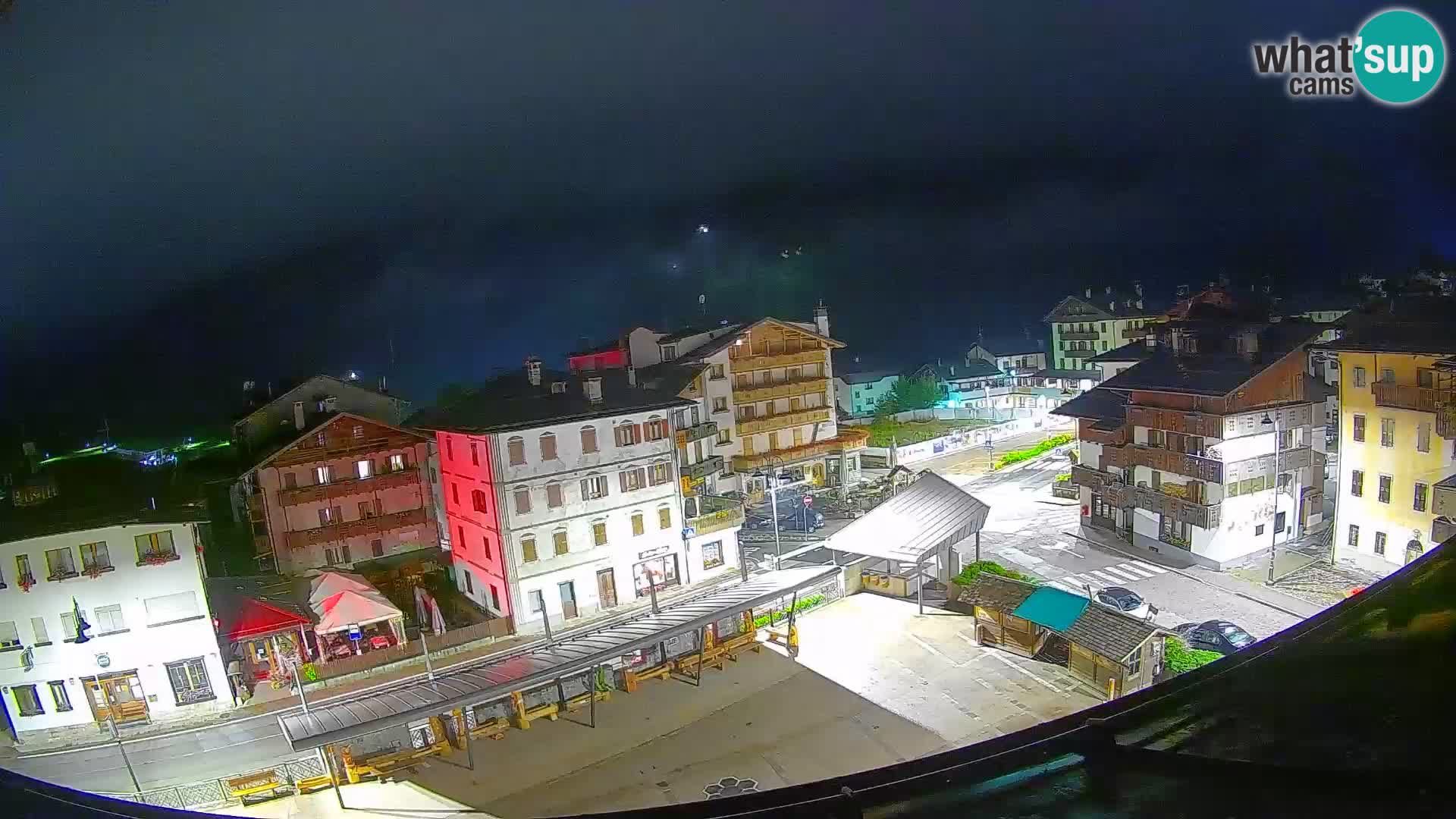 Piazza centrale di Forni di Sopra