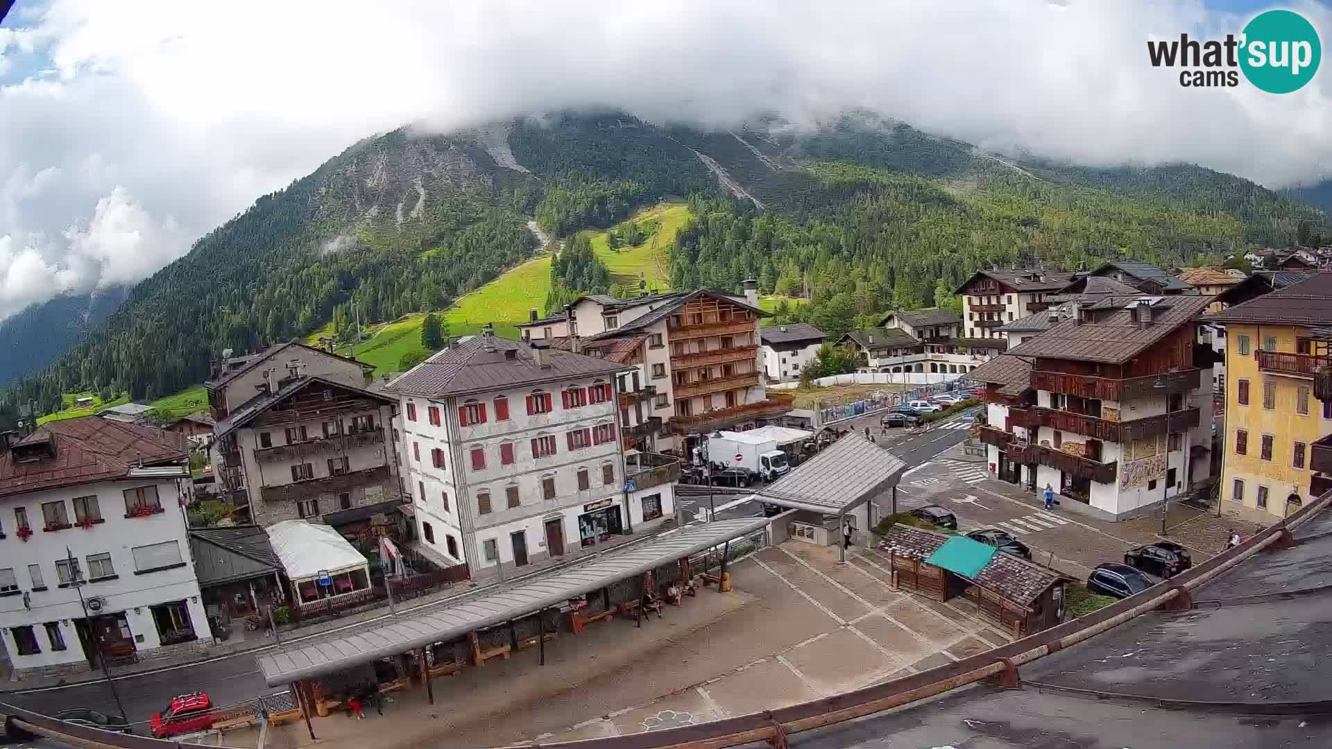 Plaza principal de Forni di Sopra