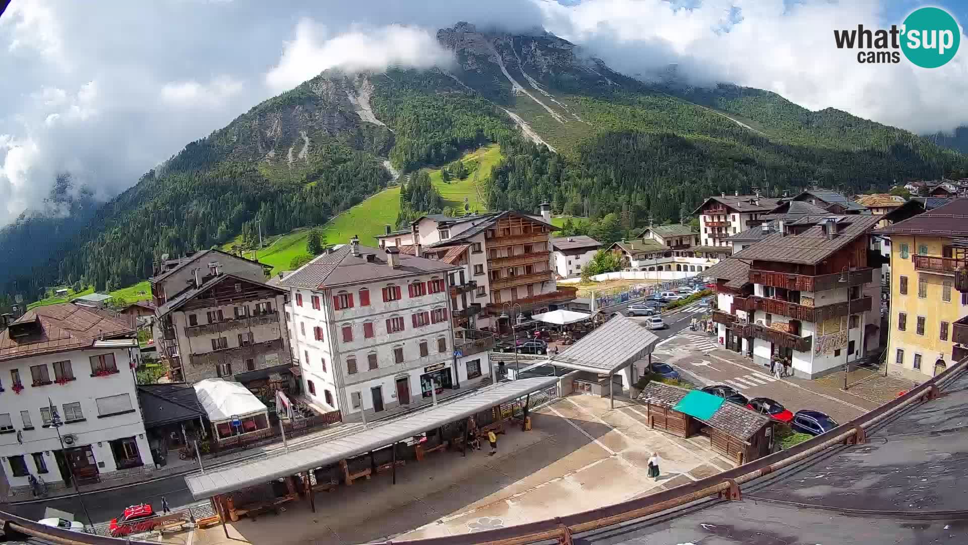 Piazza centrale di Forni di Sopra