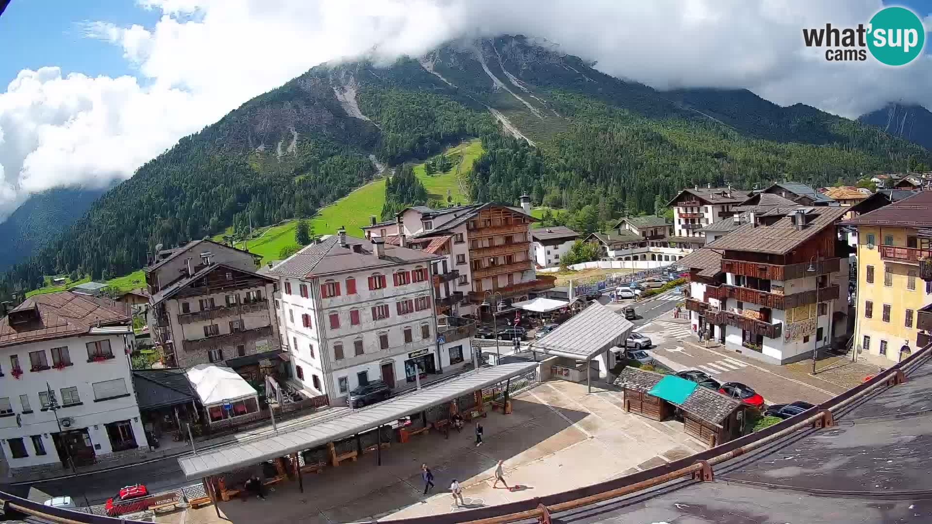 Hauptplatz von Forni di Sopra