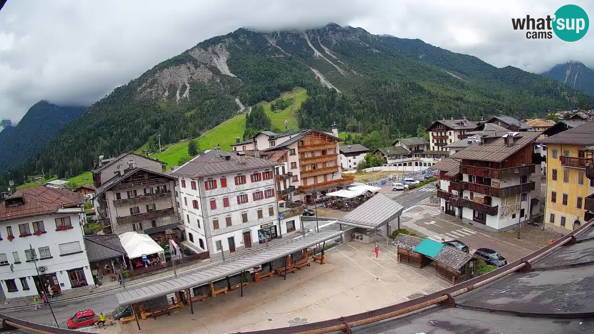 Piazza centrale di Forni di Sopra