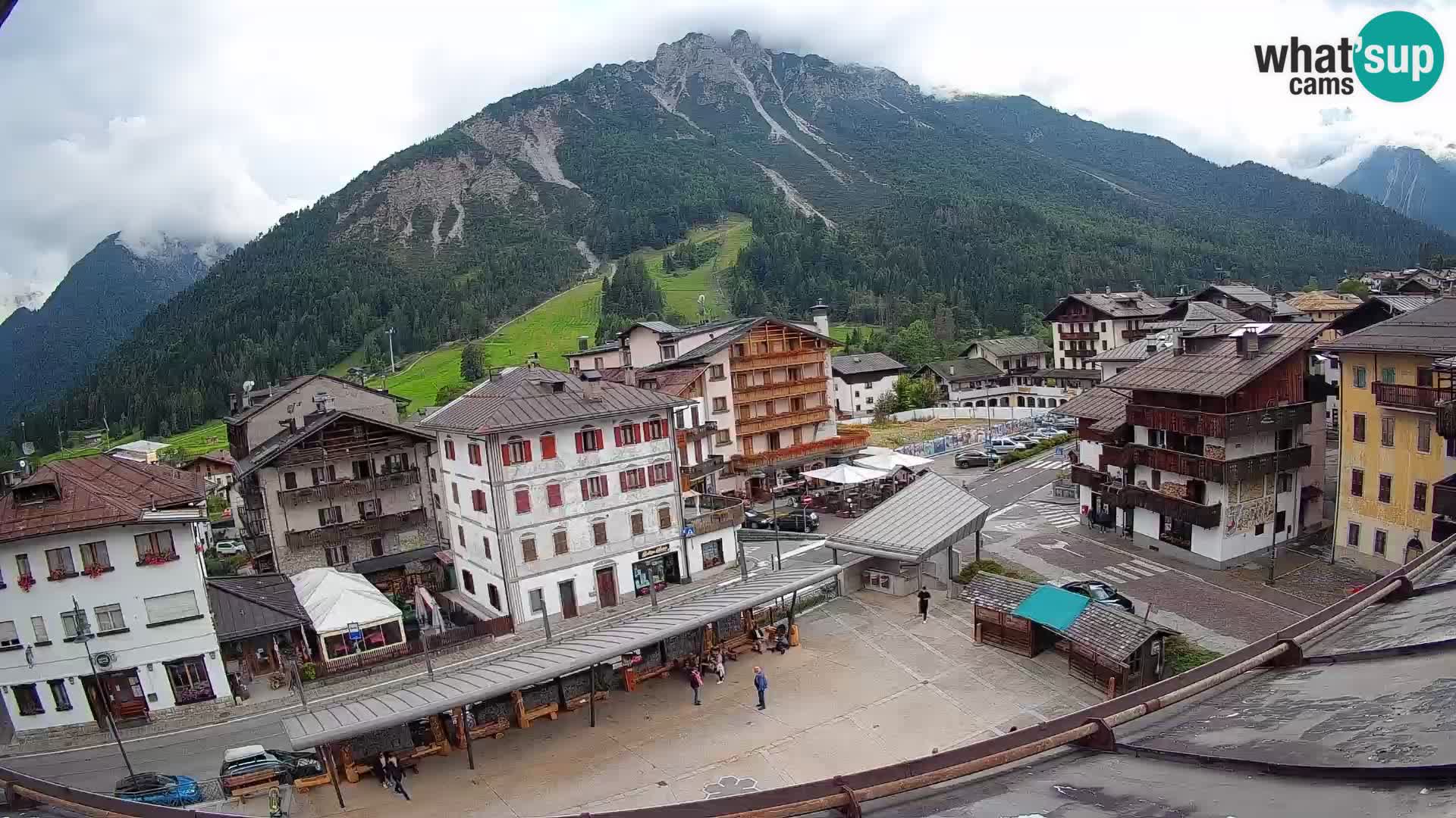 Piazza centrale di Forni di Sopra