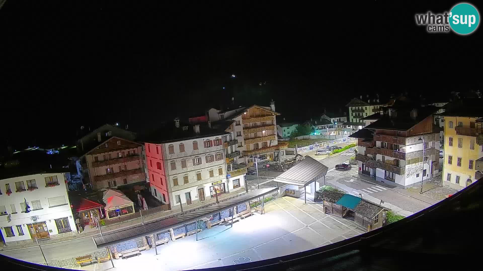 Plaza principal de Forni di Sopra