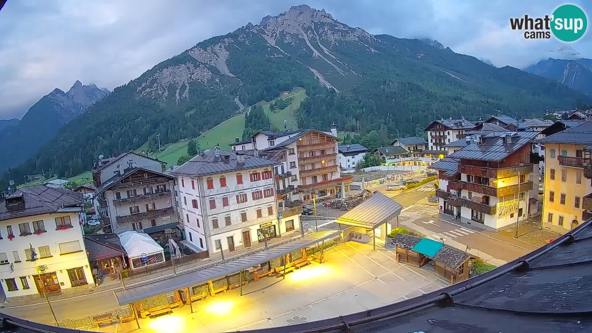 Plaza principal de Forni di Sopra