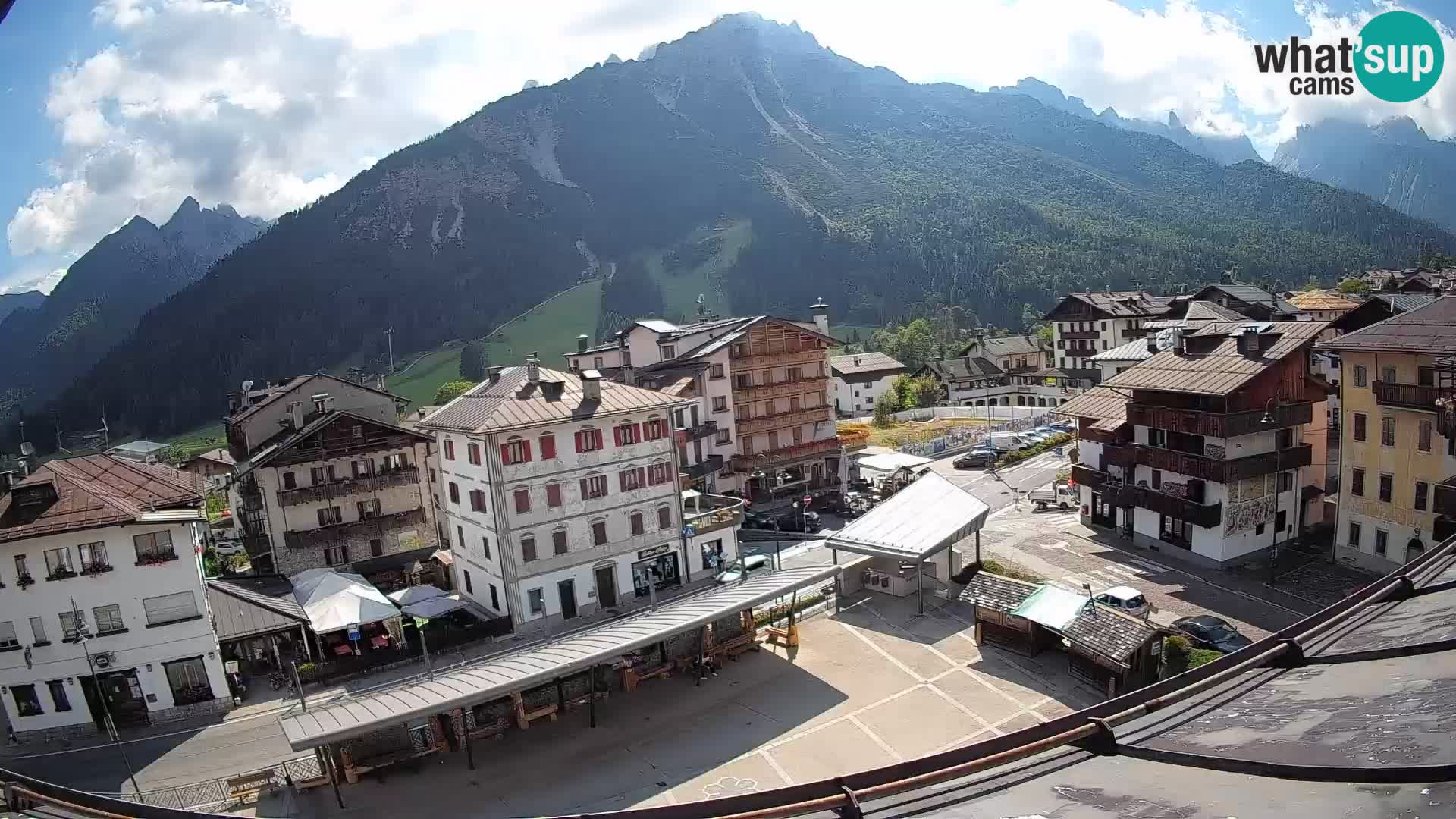 Piazza centrale di Forni di Sopra