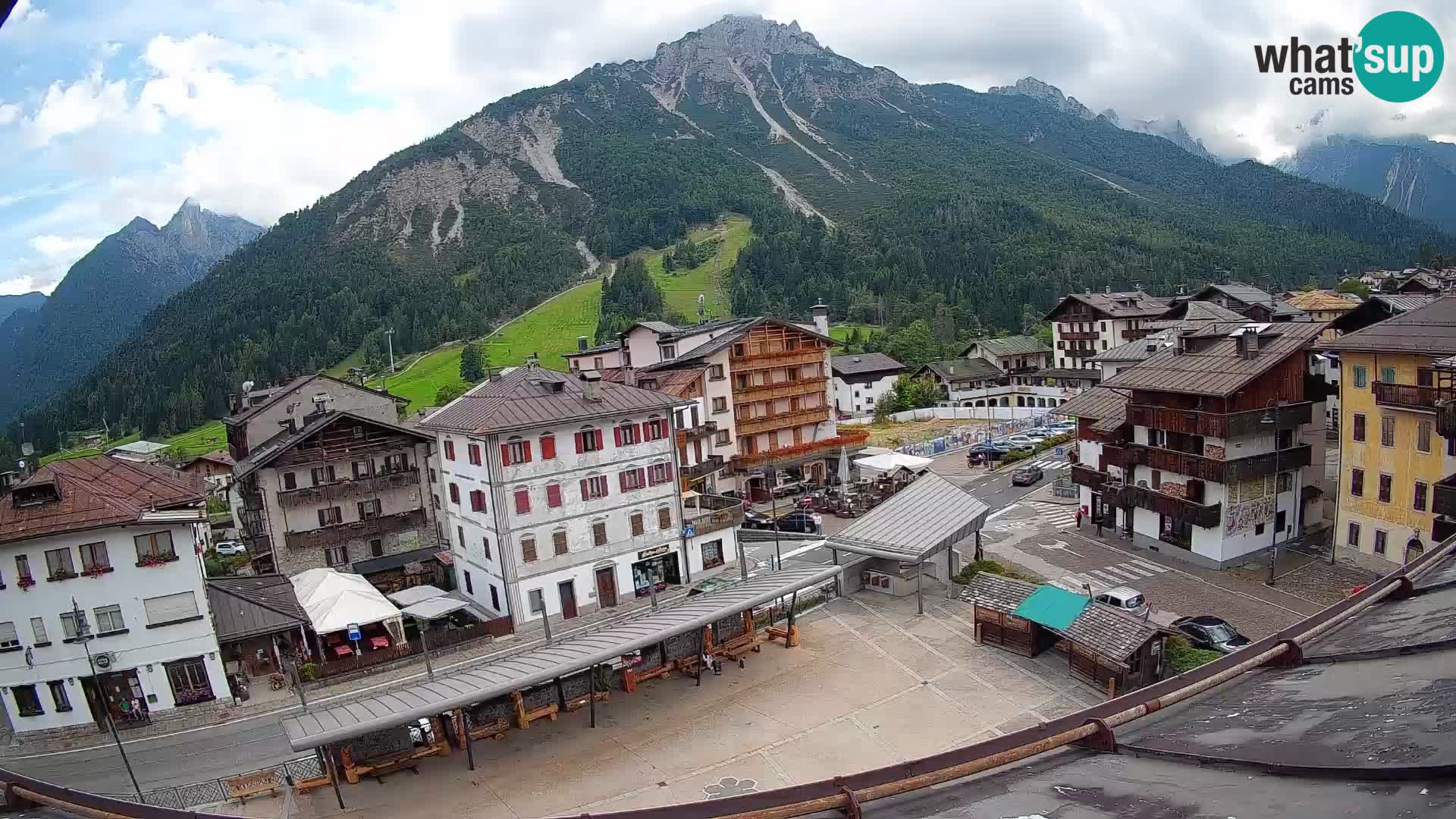 Plaza principal de Forni di Sopra