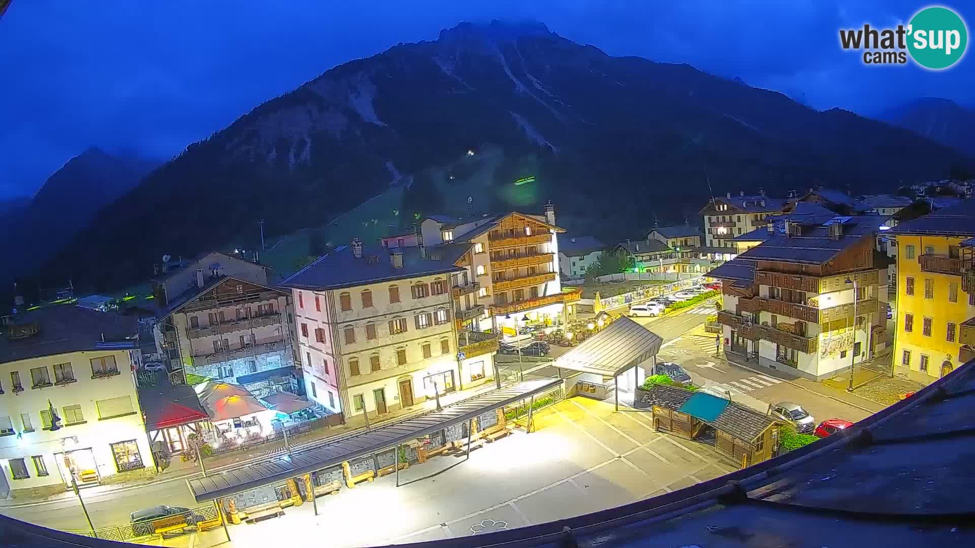Piazza centrale di Forni di Sopra