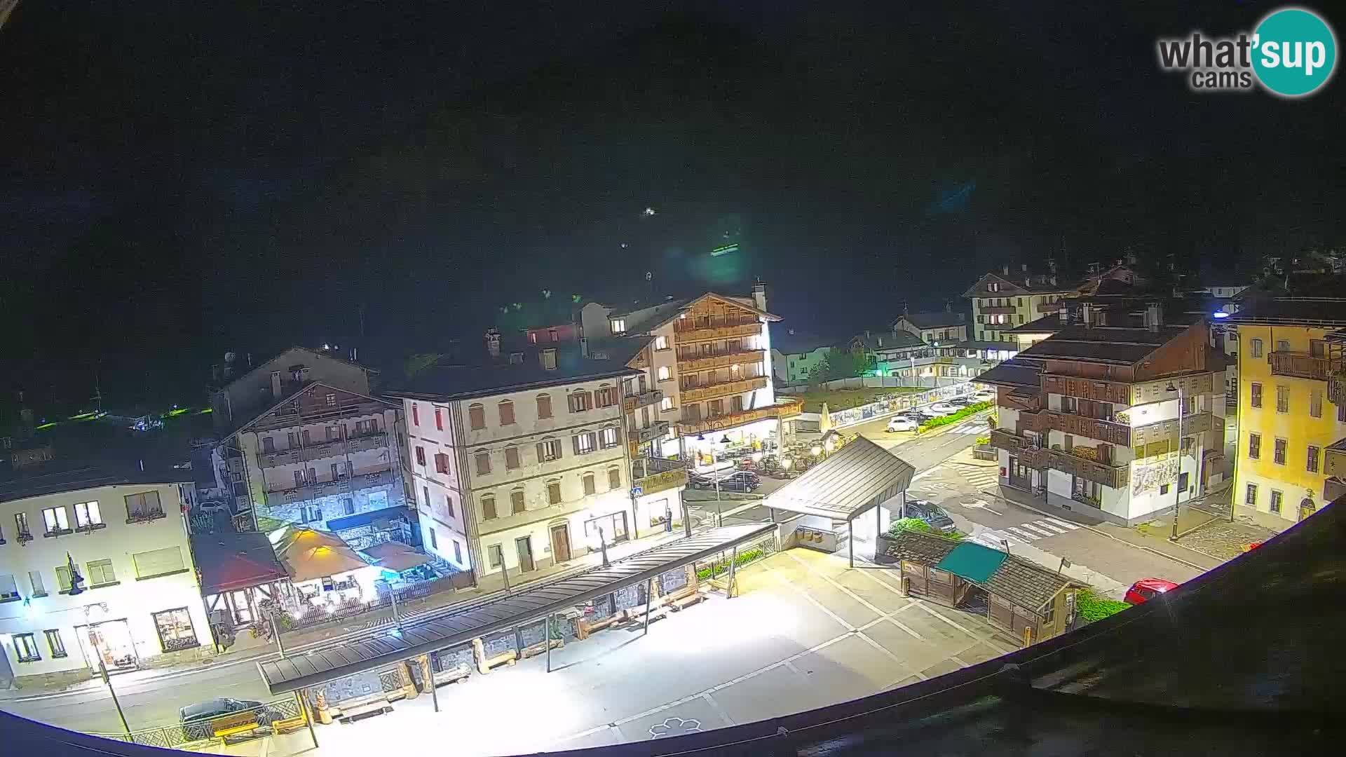 Plaza principal de Forni di Sopra