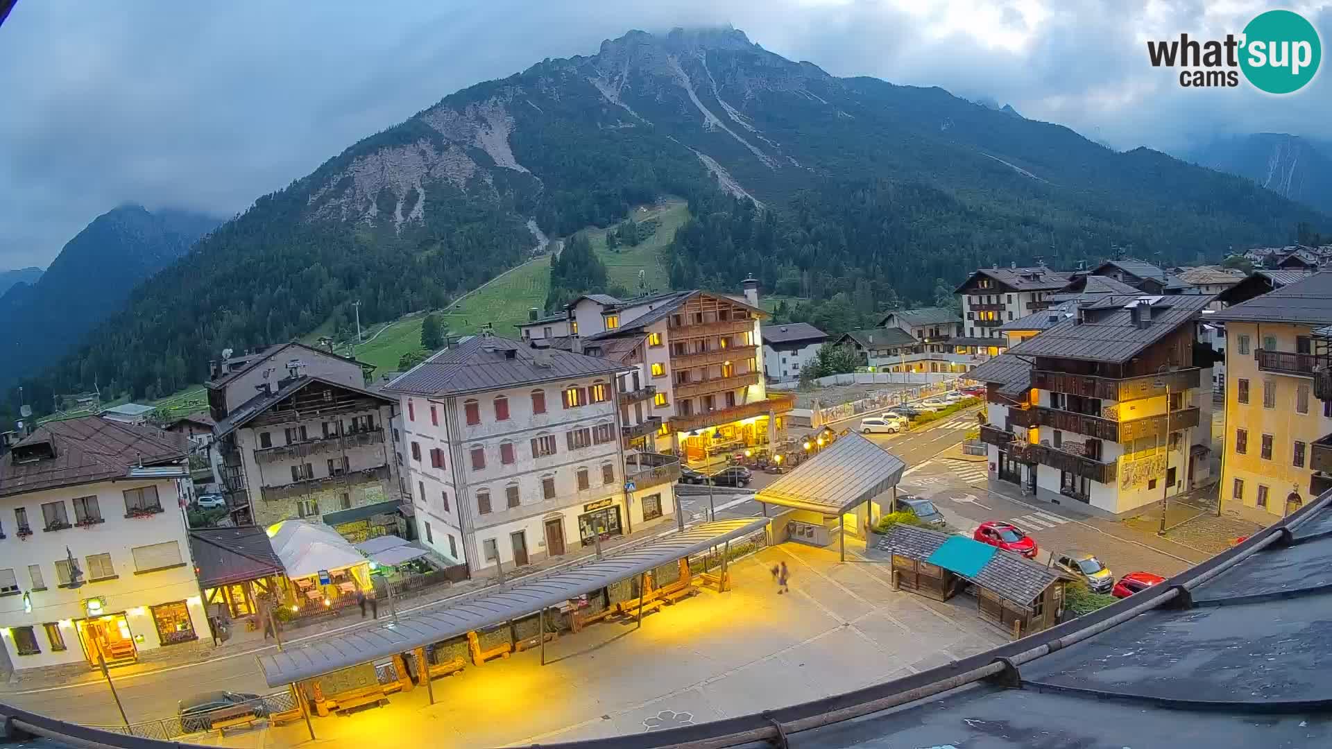 Plaza principal de Forni di Sopra