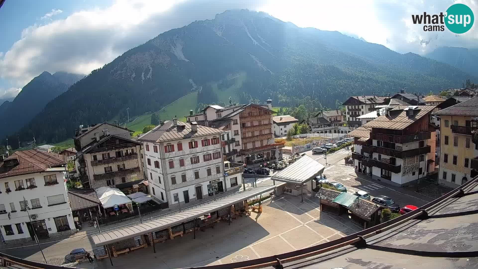 Piazza centrale di Forni di Sopra