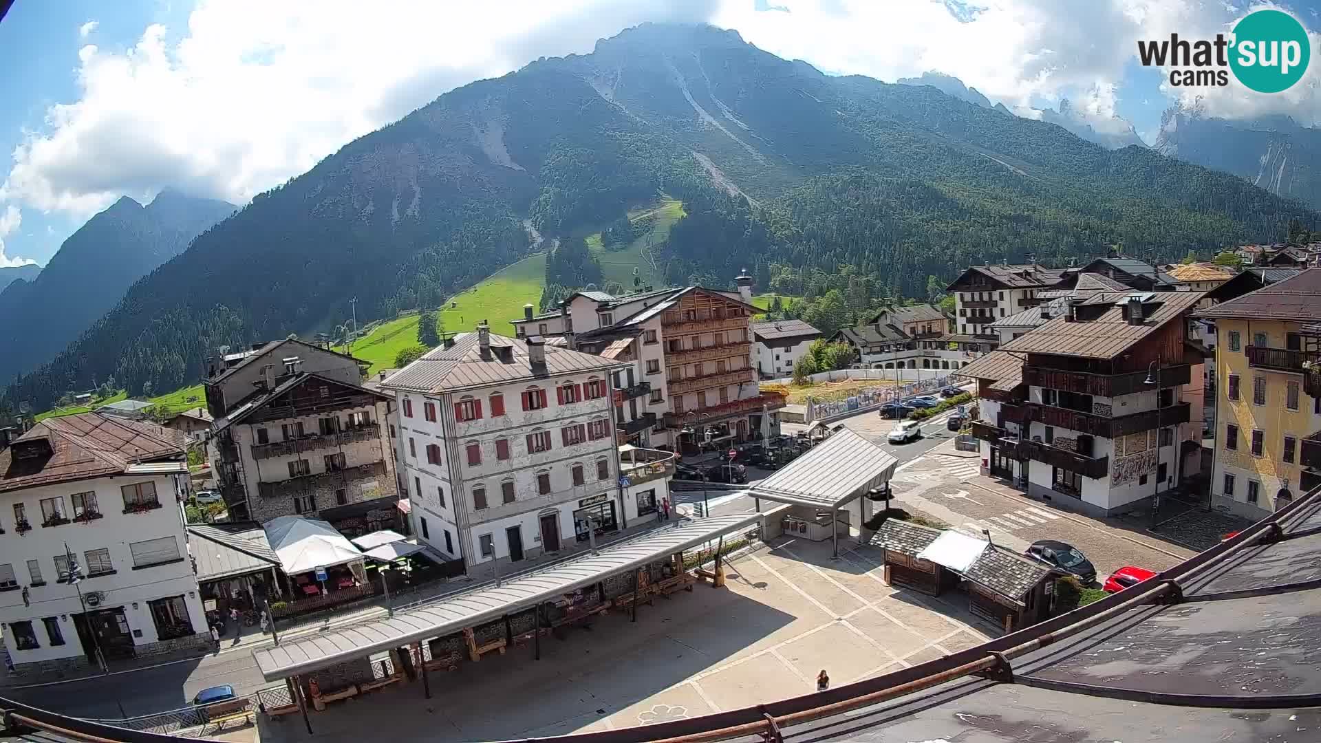 Piazza centrale di Forni di Sopra