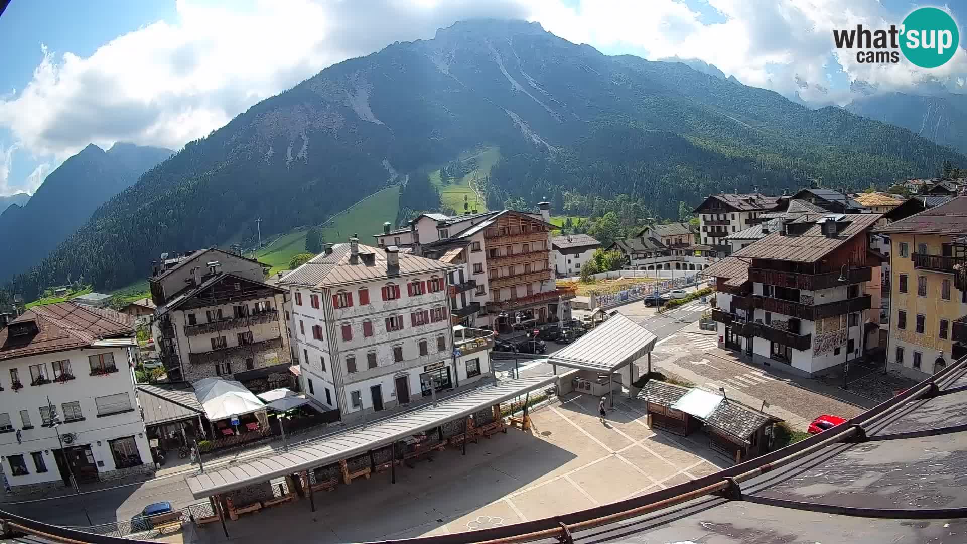 Piazza centrale di Forni di Sopra