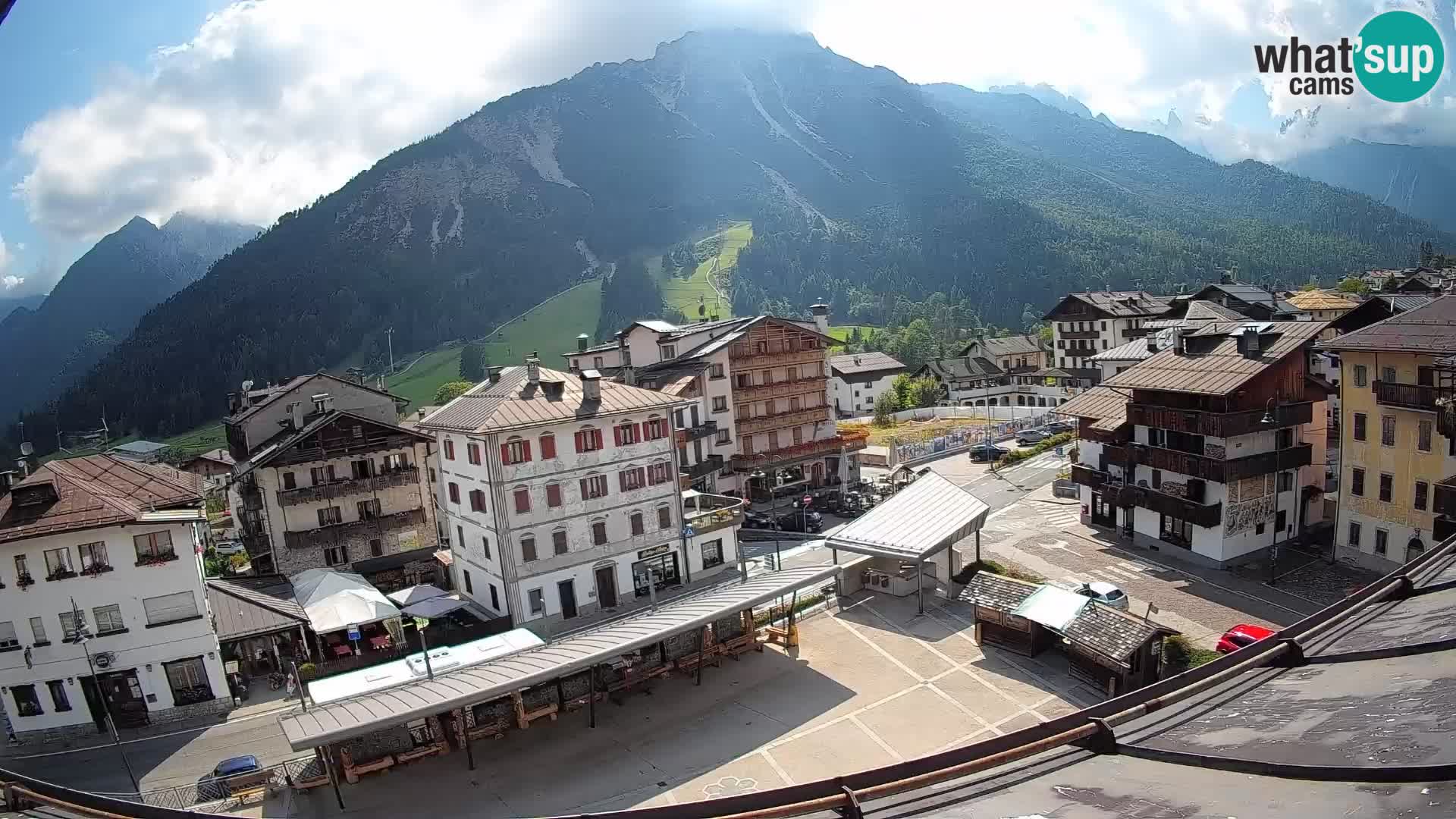 Piazza centrale di Forni di Sopra