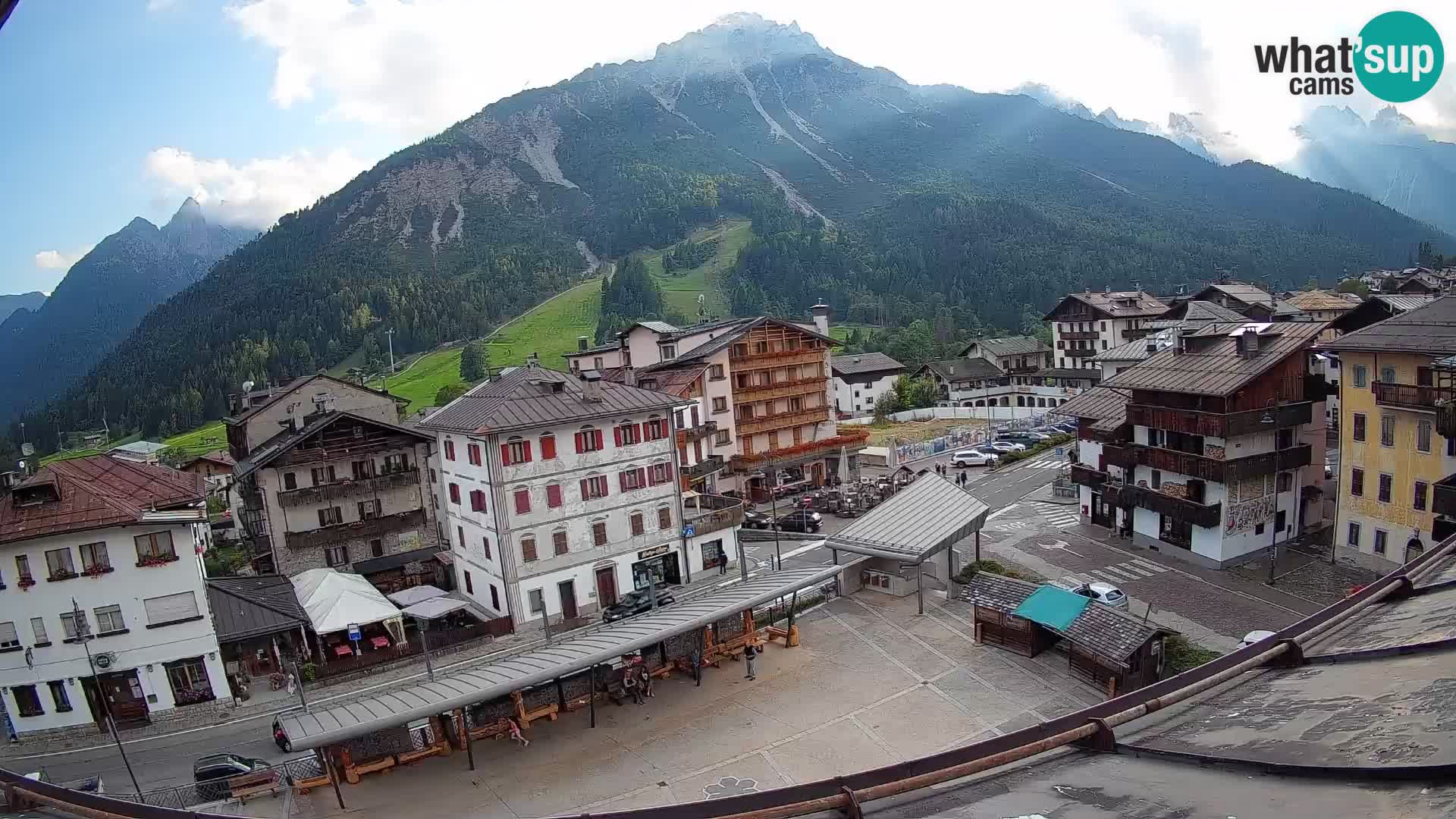 Piazza centrale di Forni di Sopra