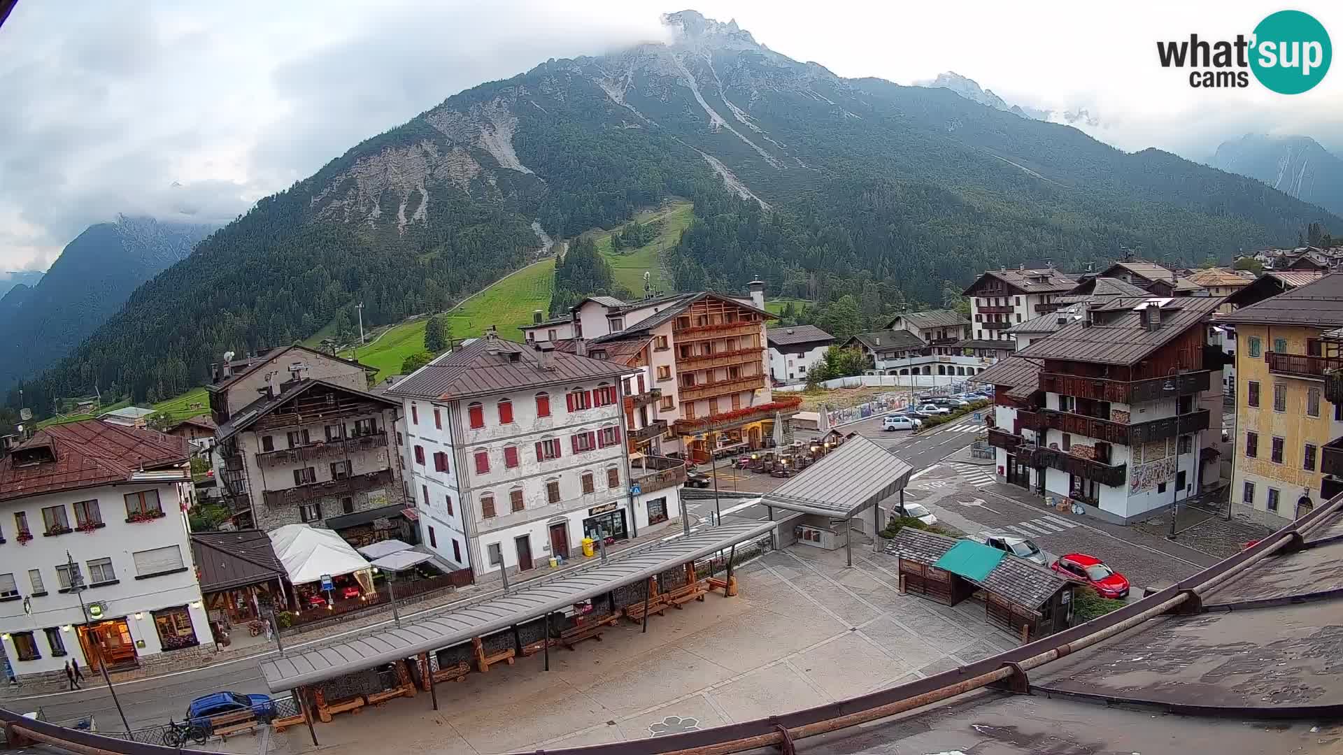 Piazza centrale di Forni di Sopra