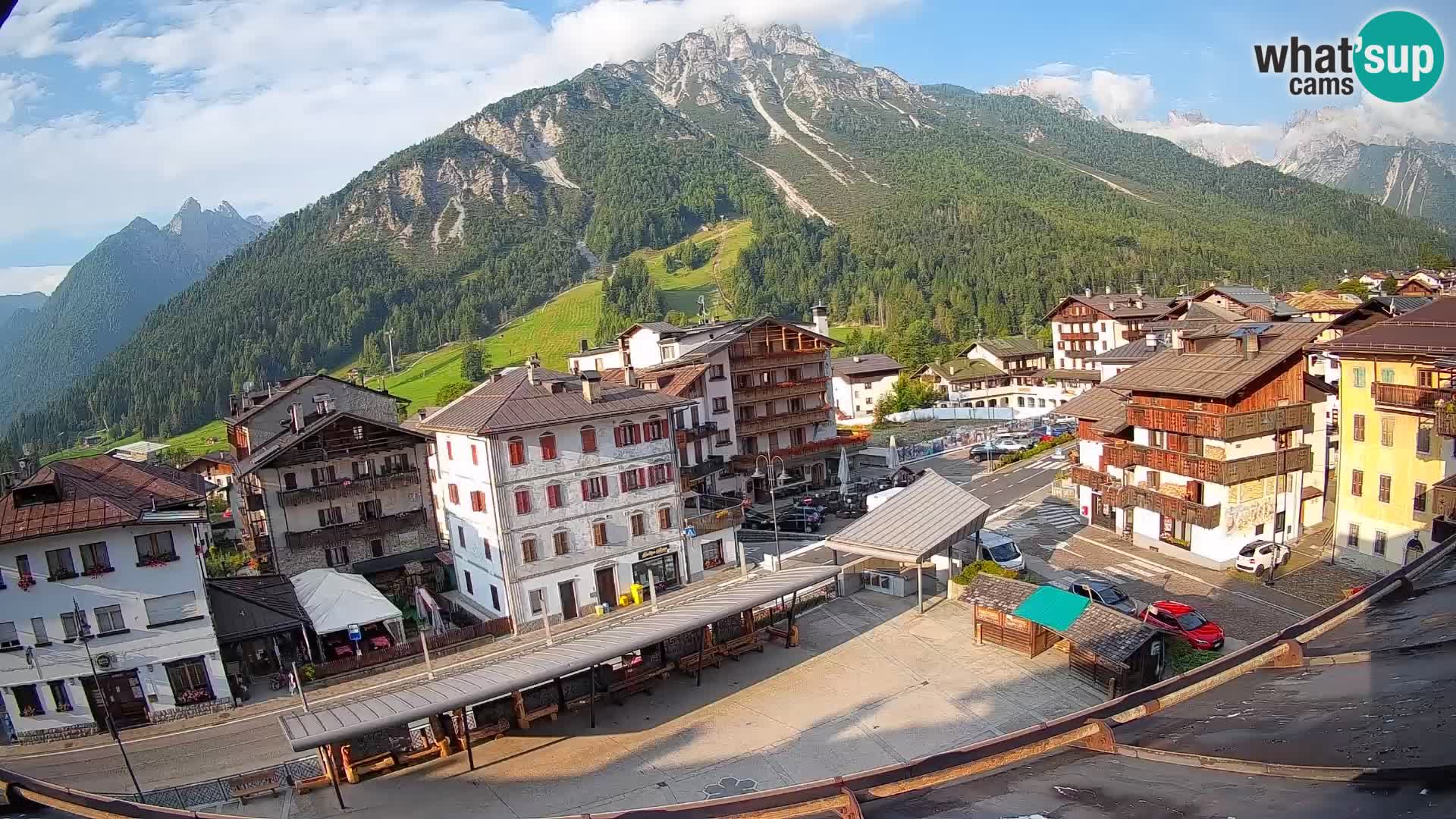 Piazza centrale di Forni di Sopra