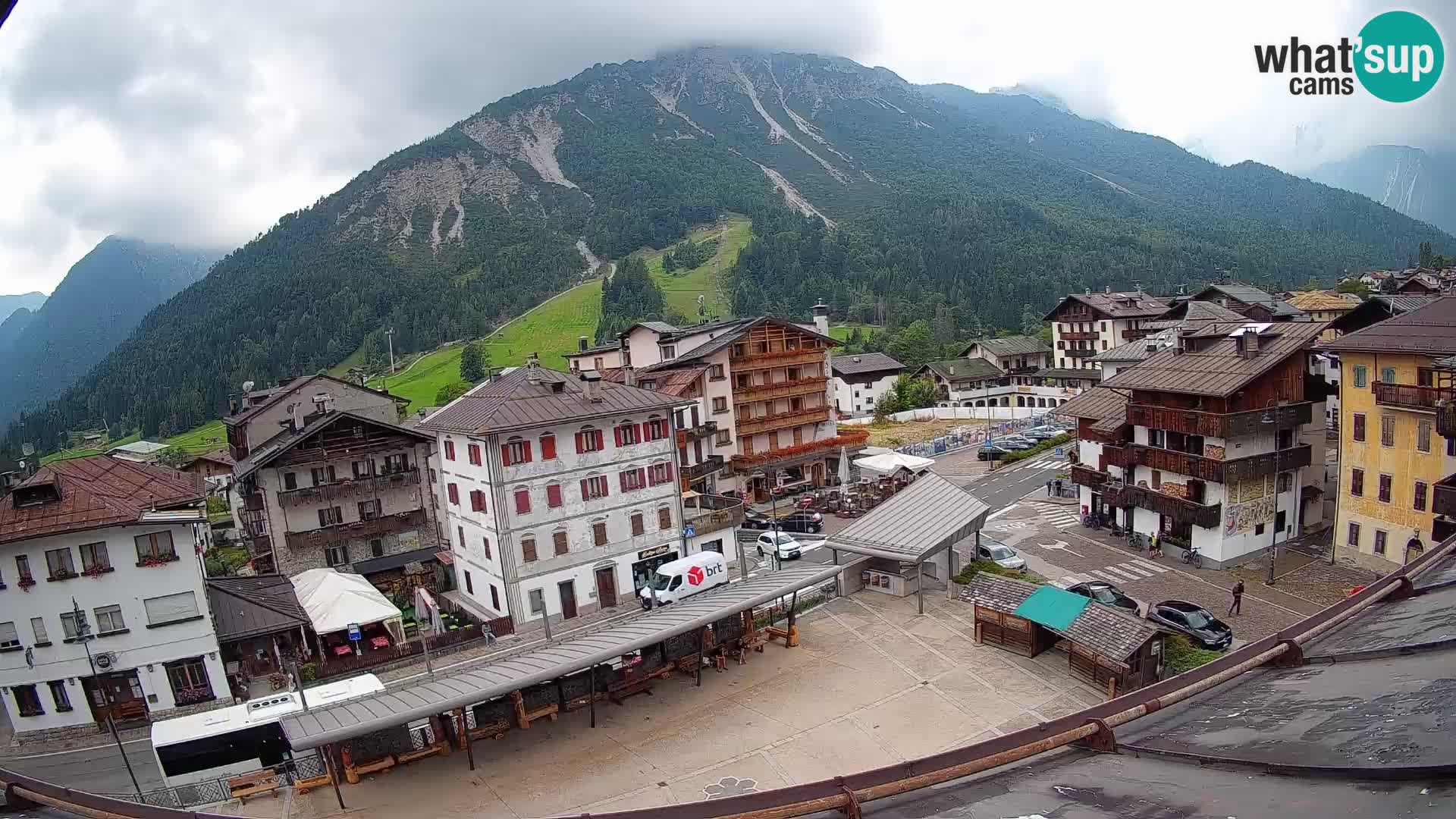 Plaza principal de Forni di Sopra