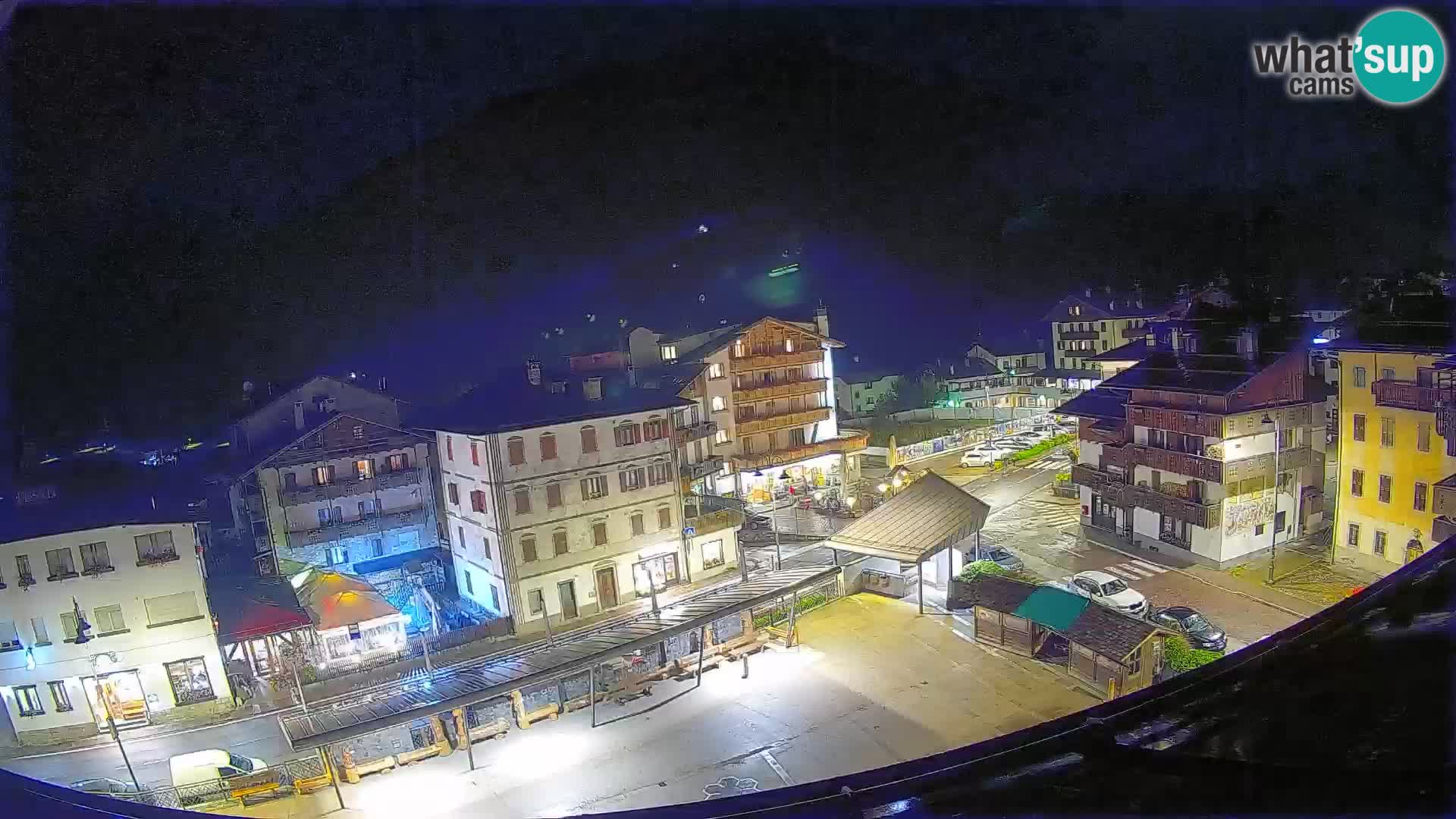 Plaza principal de Forni di Sopra