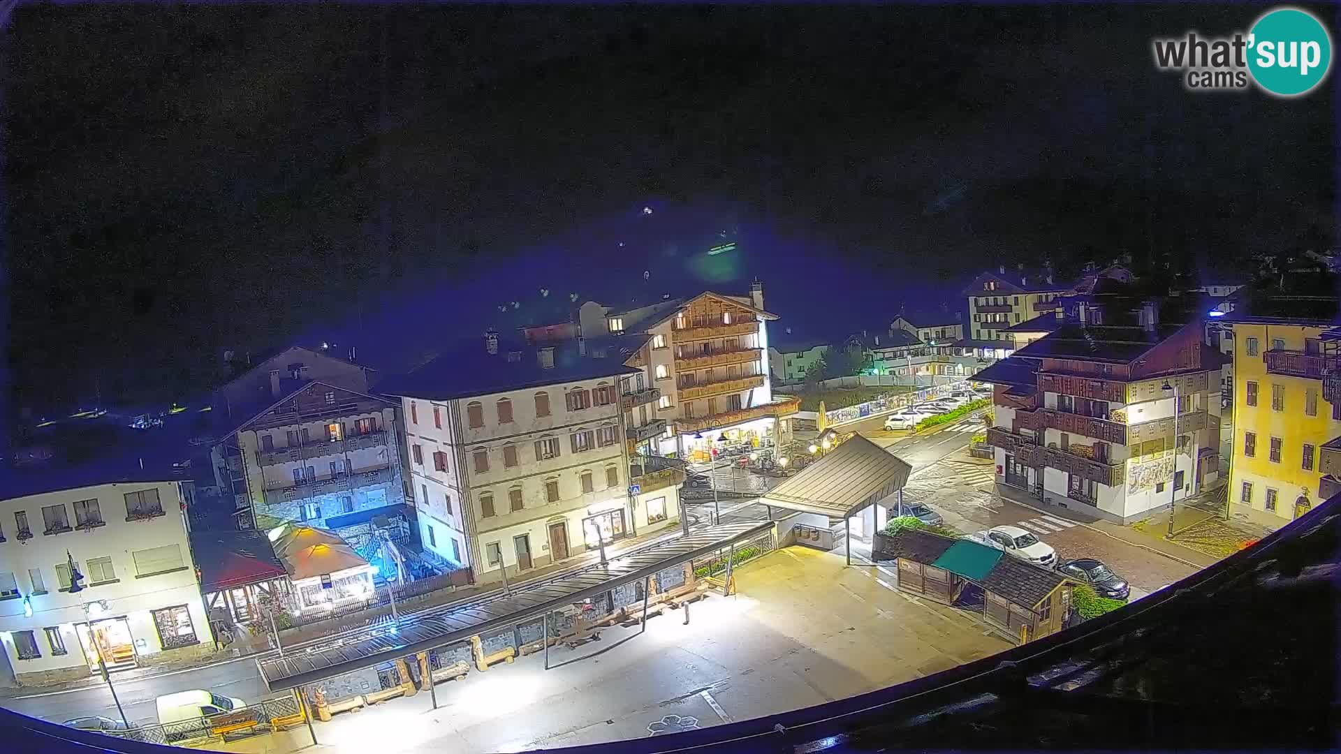 Piazza centrale di Forni di Sopra