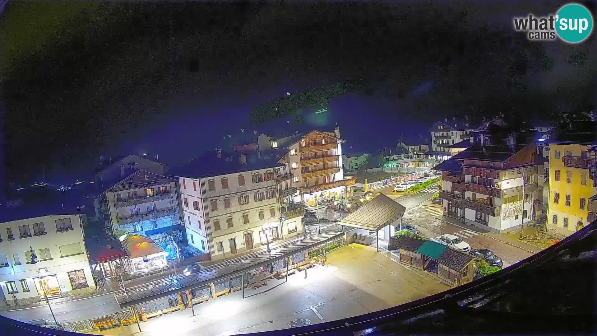 Piazza centrale di Forni di Sopra