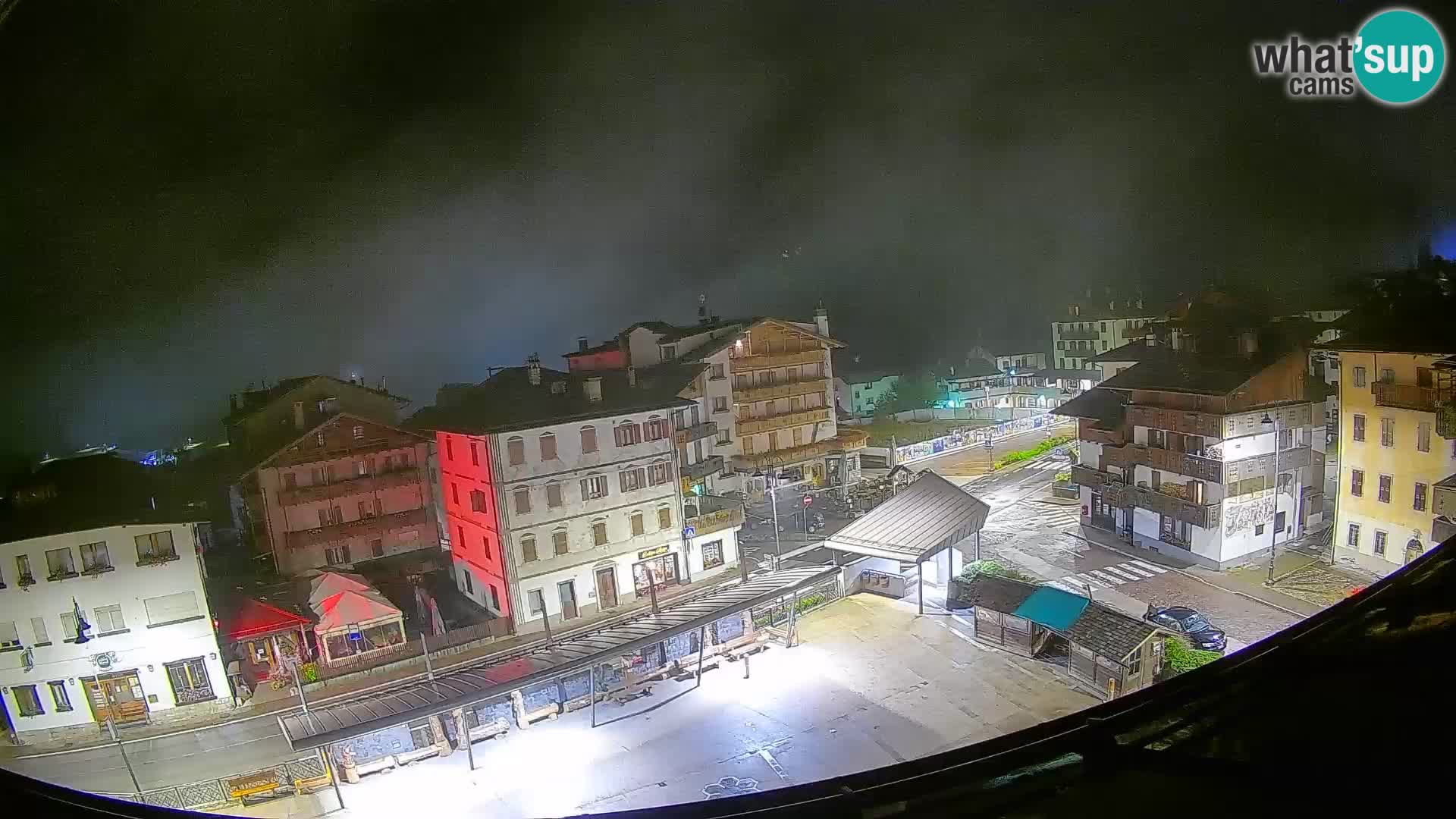 Plaza principal de Forni di Sopra