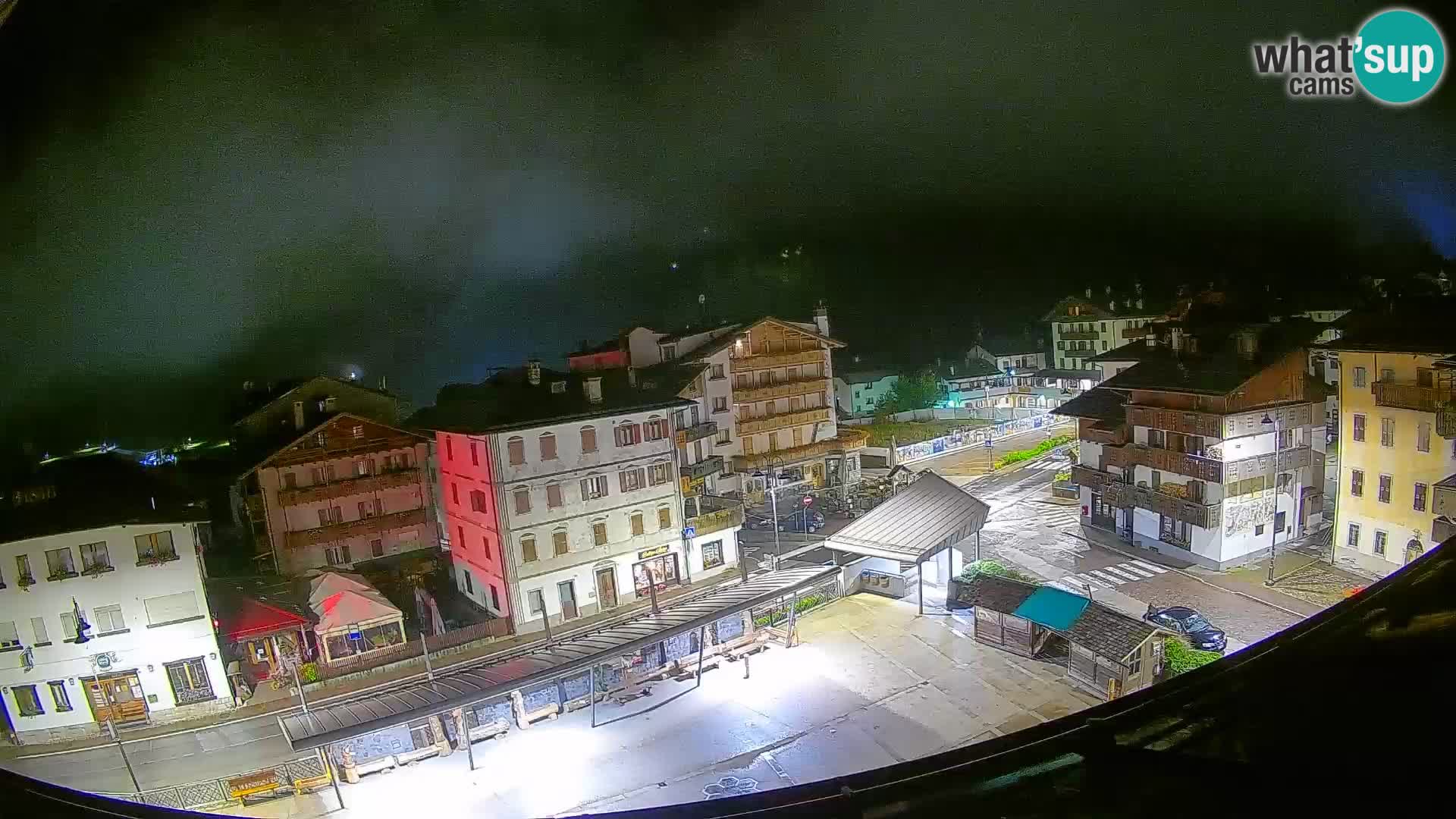 Plaza principal de Forni di Sopra